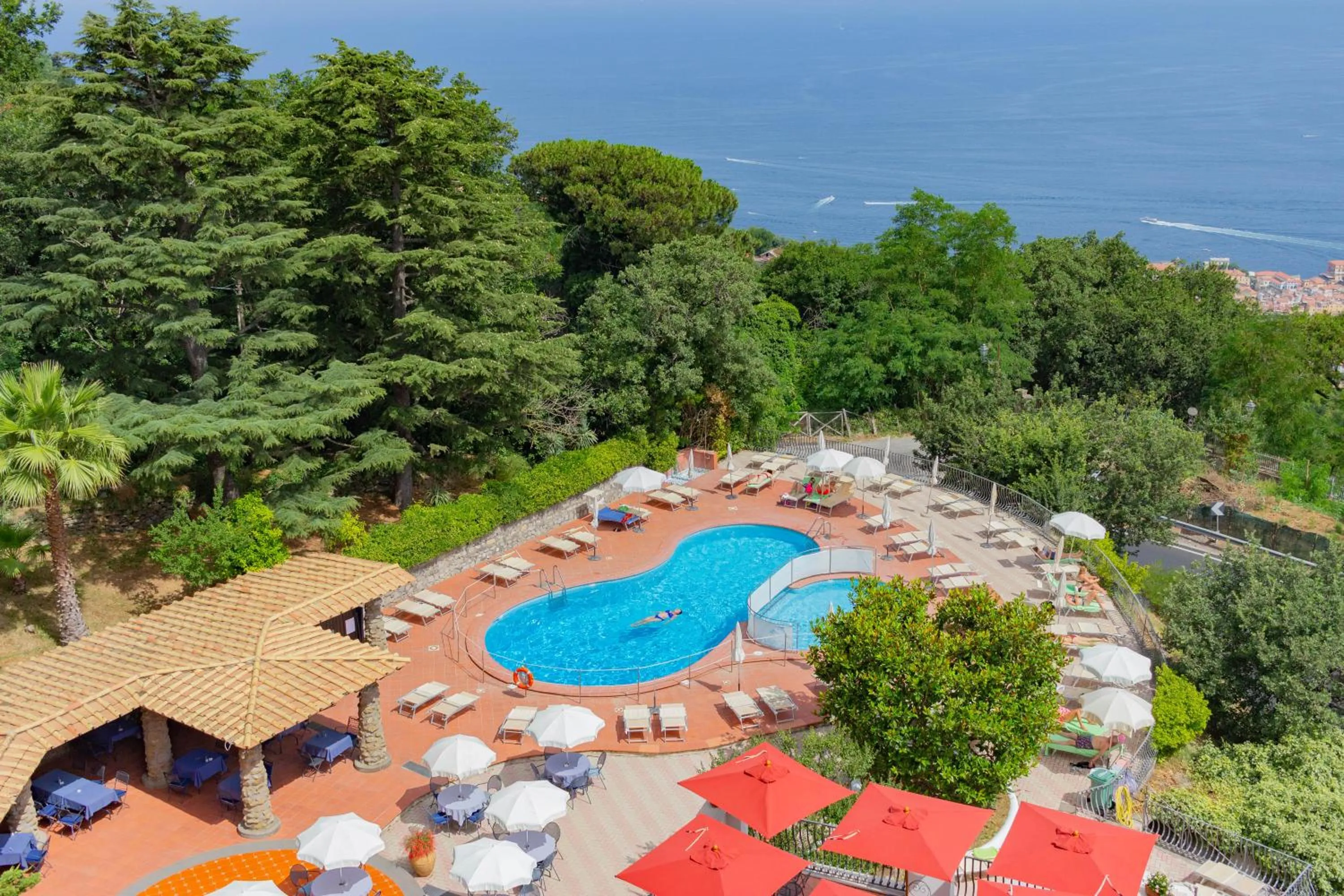 Restaurant/places to eat in Grand Hotel Hermitage