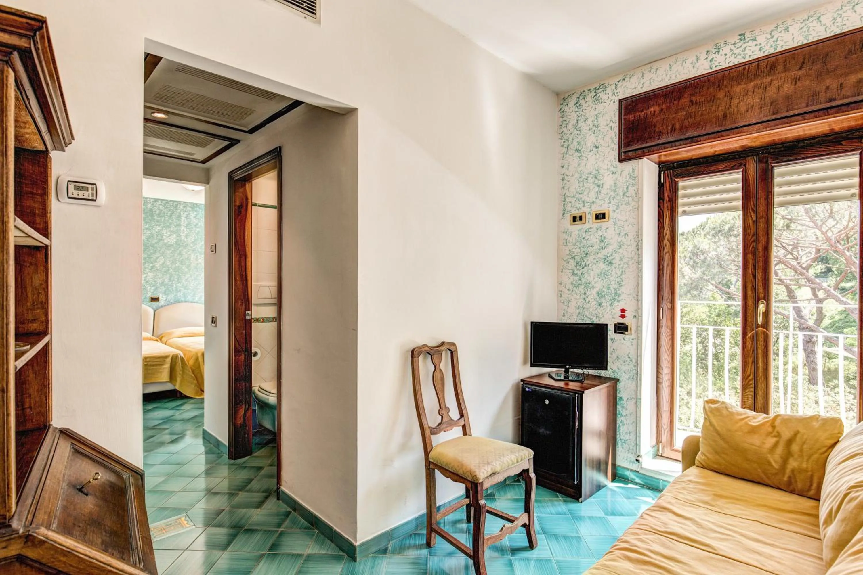 Living room, Bed in Grand Hotel Hermitage