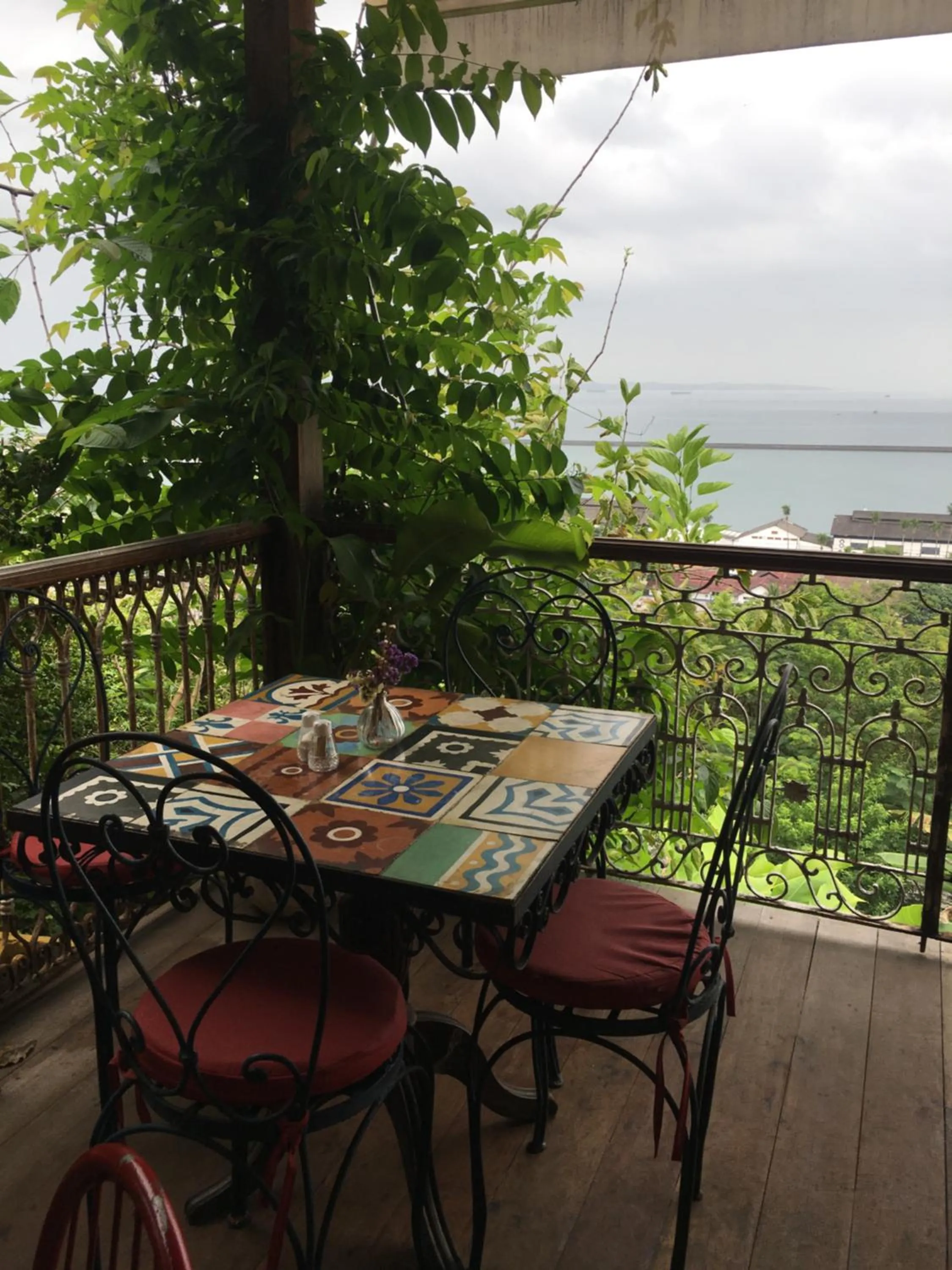 Restaurant/places to eat in Pousada Des Arts