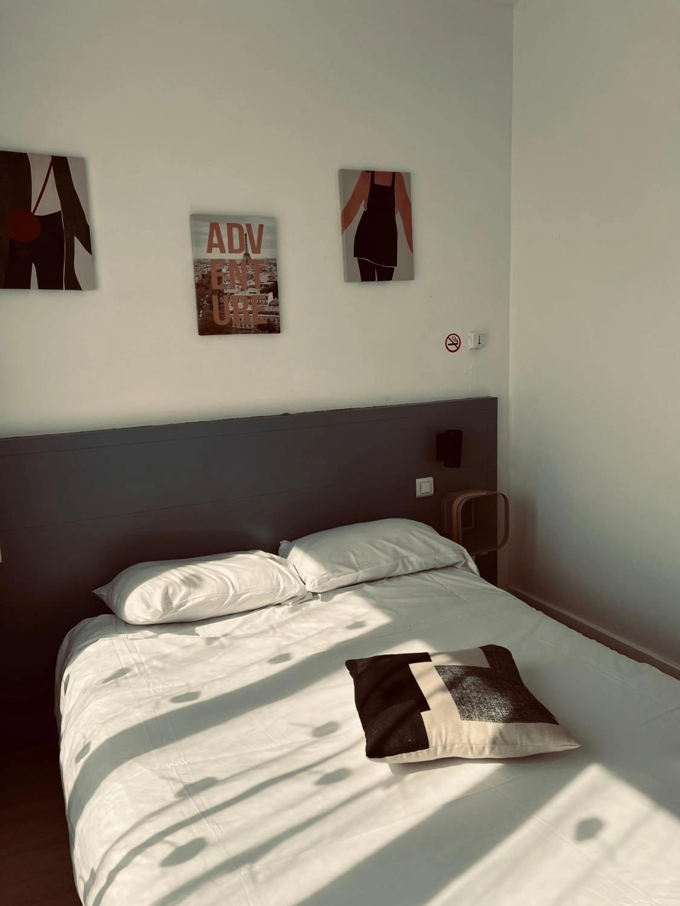 Bed in Vieille tour Hotel centre Rouen