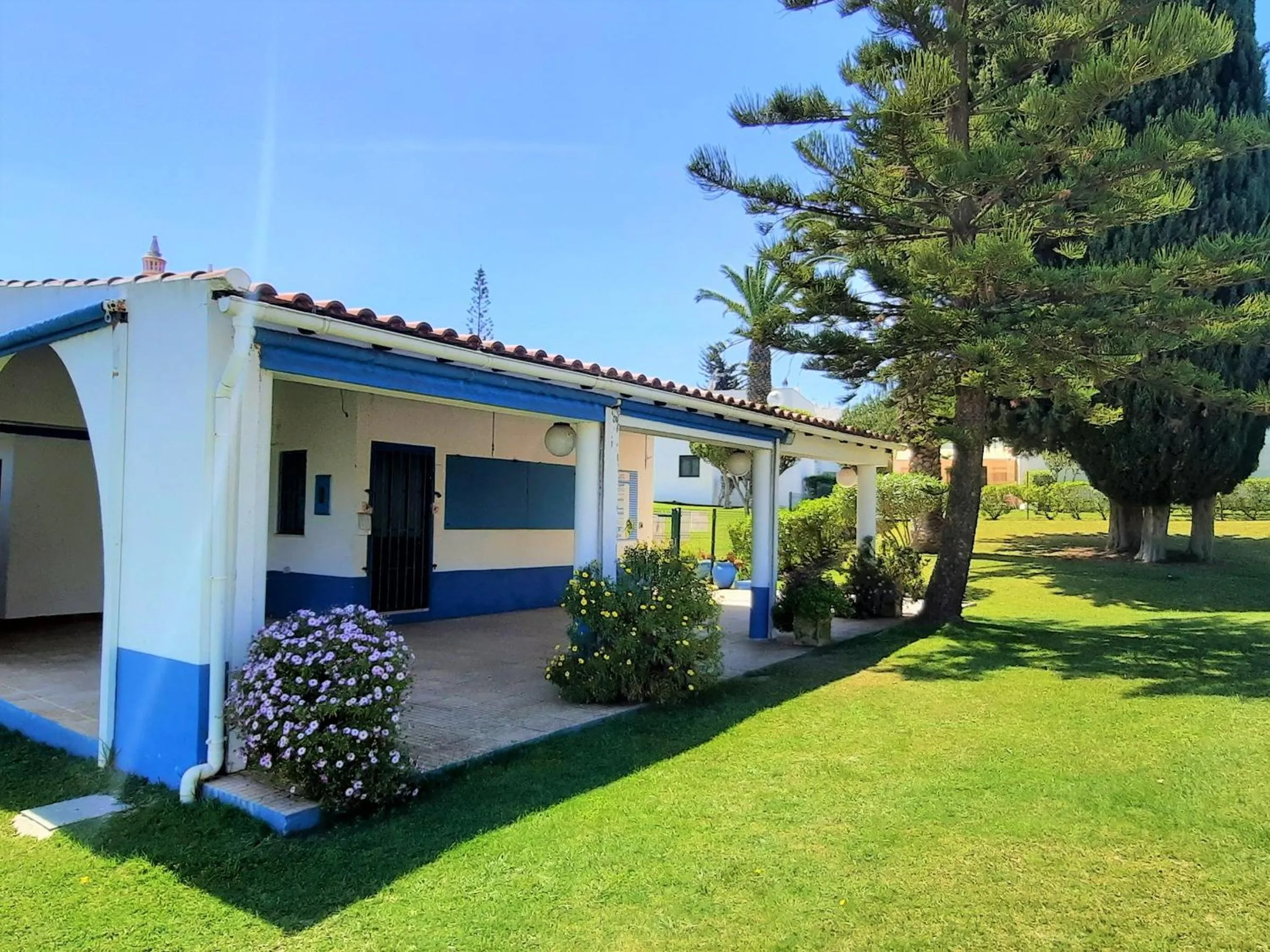 Coffee/tea facilities in Armação De Pêra Brightness 2 With Pool by Homing