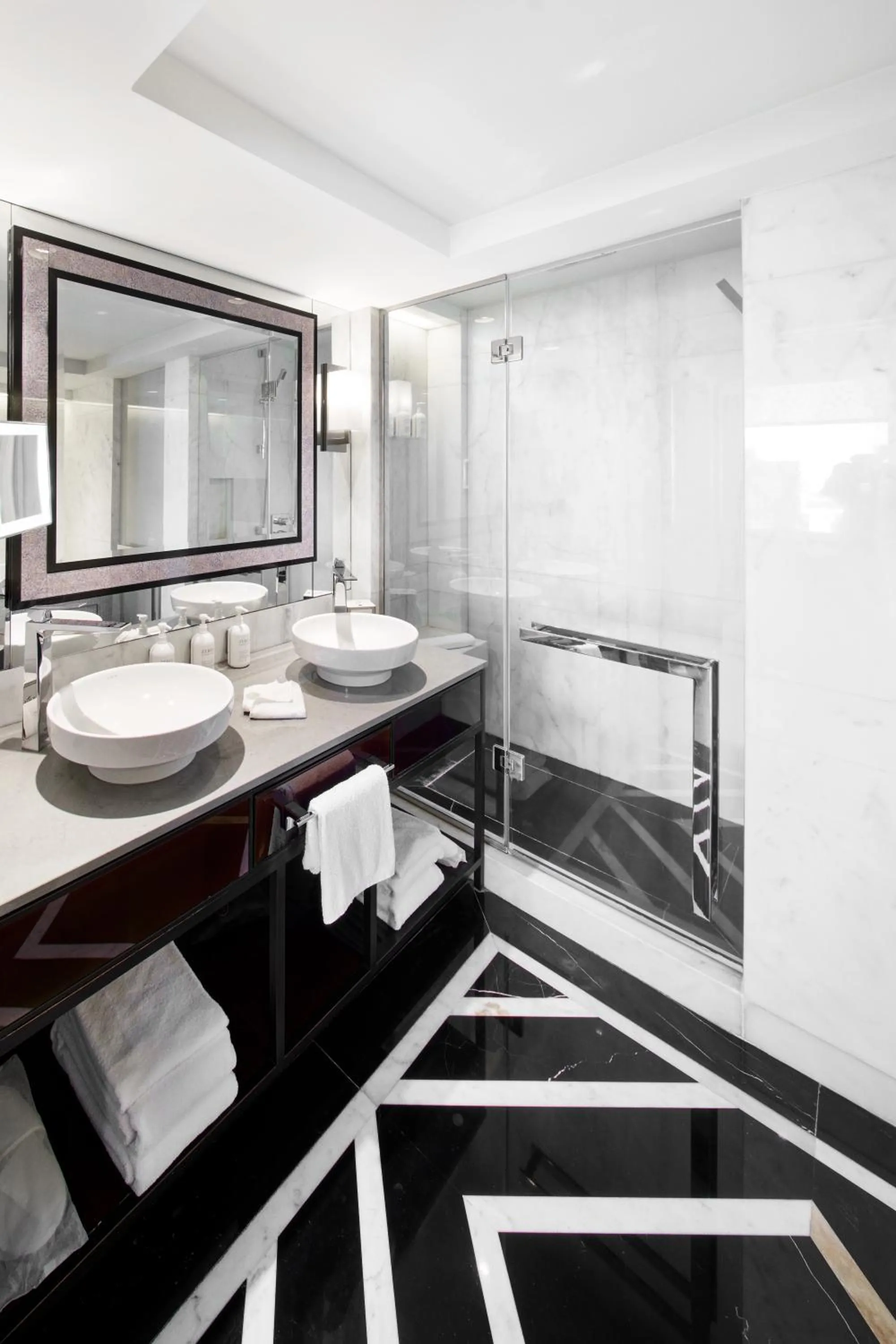 Shower in The Marmara Taksim