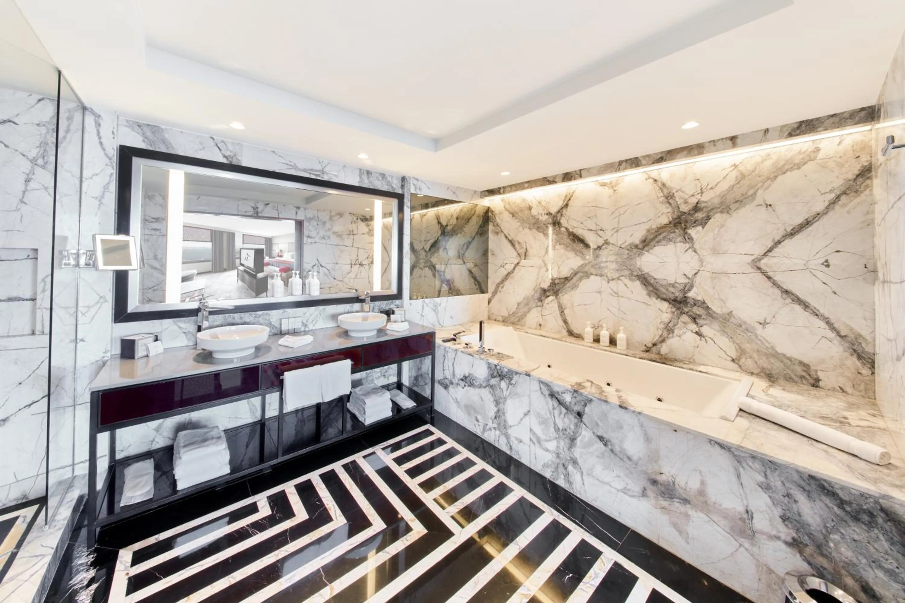 Shower in The Marmara Taksim