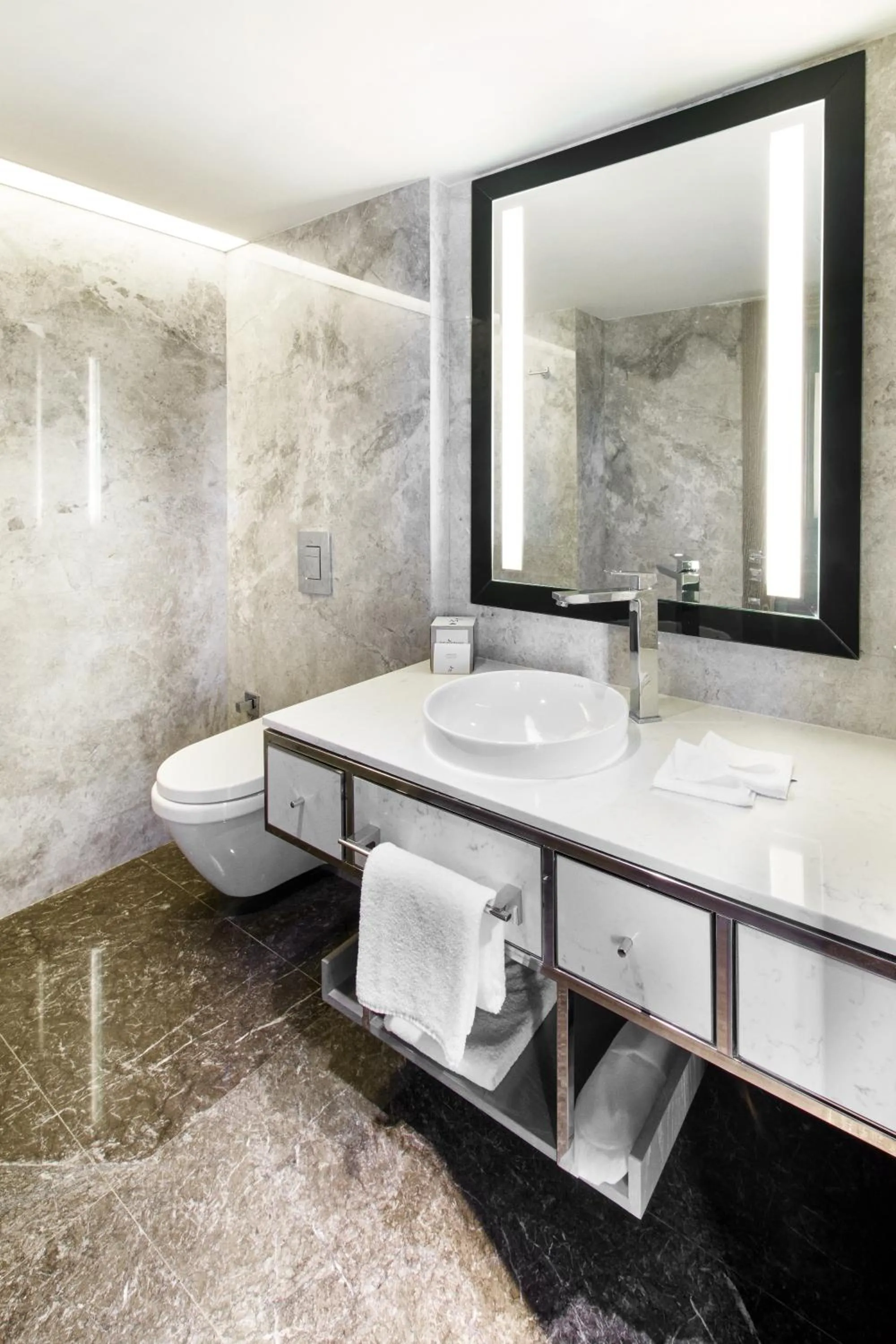 Shower in The Marmara Taksim