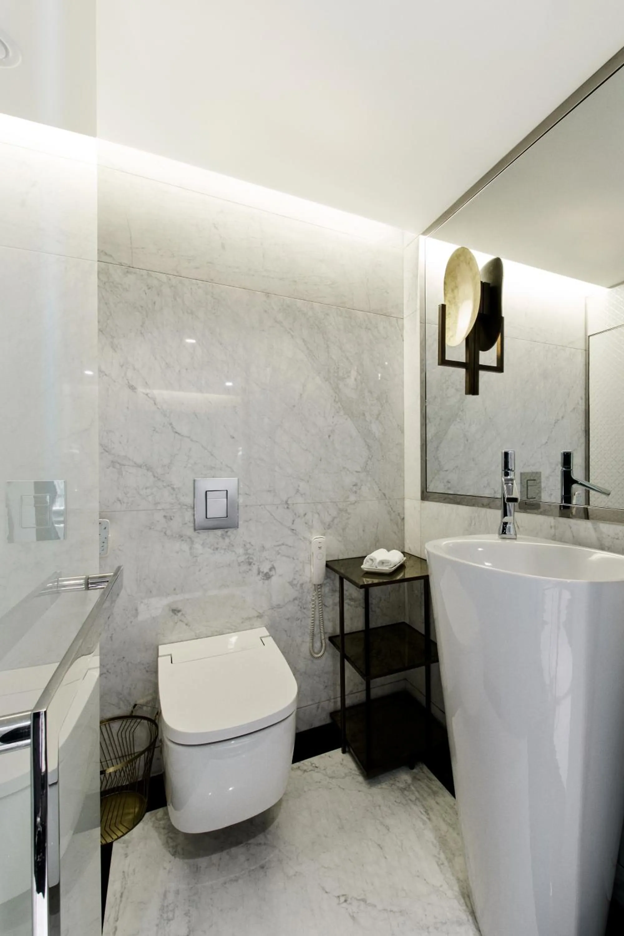 Toilet in The Marmara Taksim