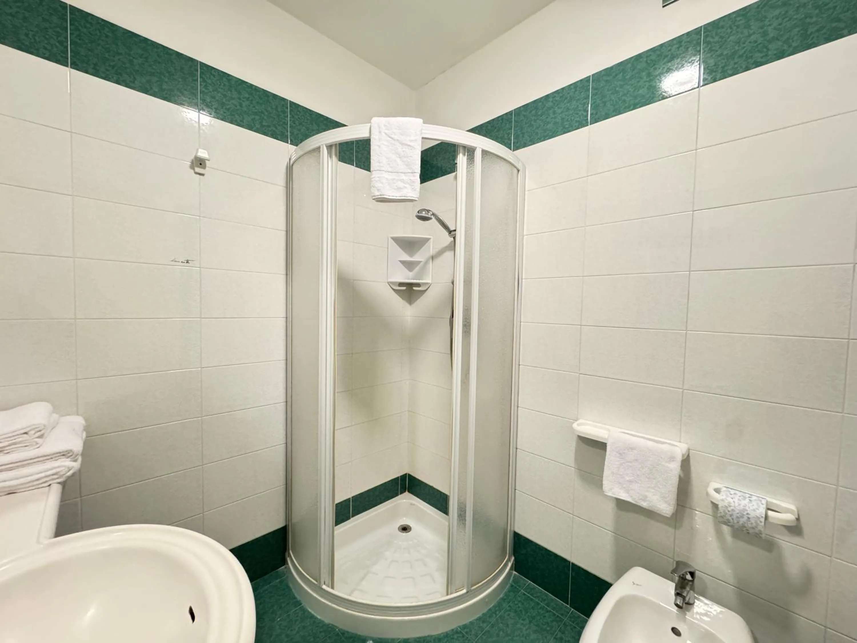 Shower in Hotel Falcone