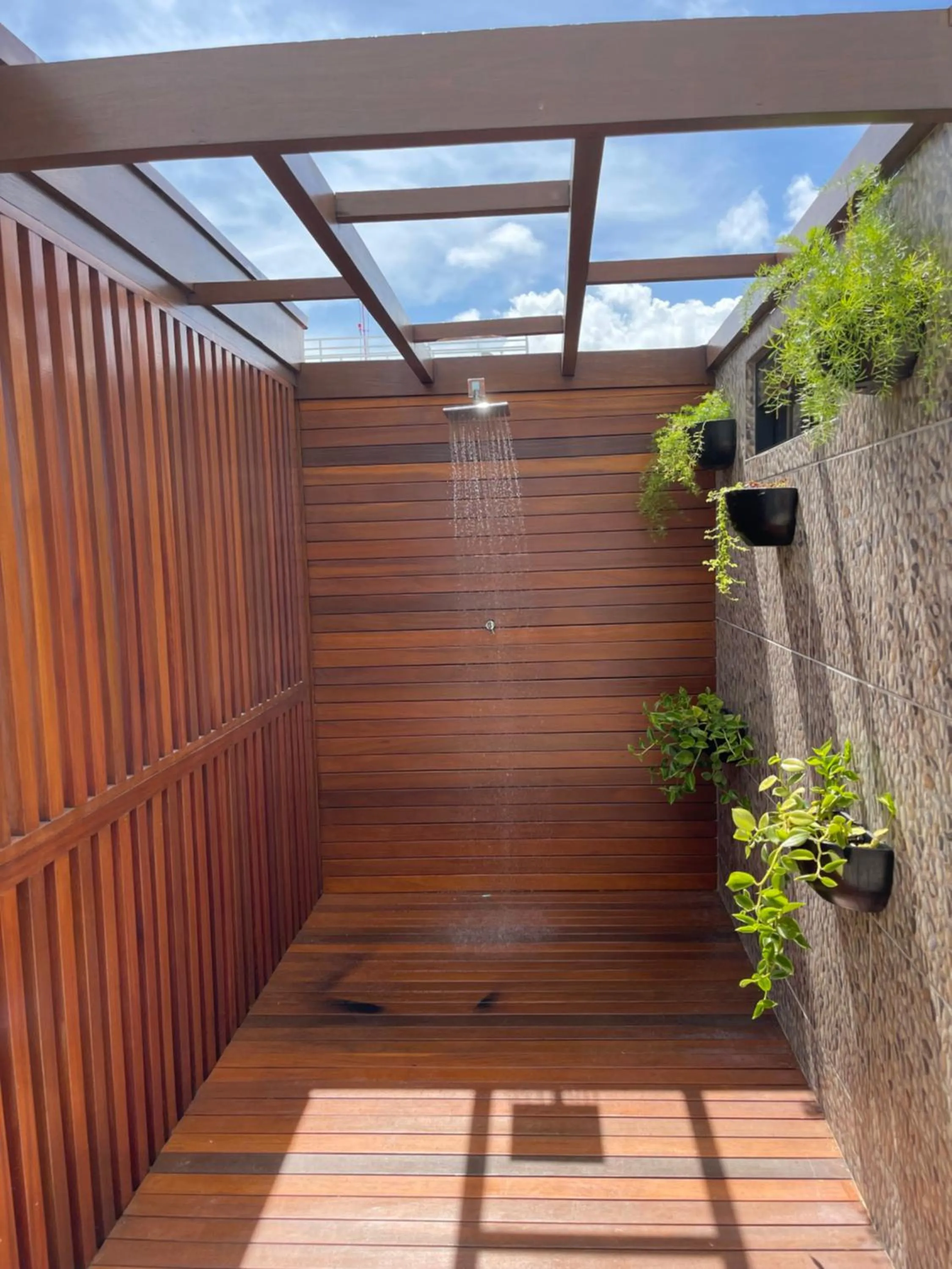 Branco Haus - Pé na areia do Bessa