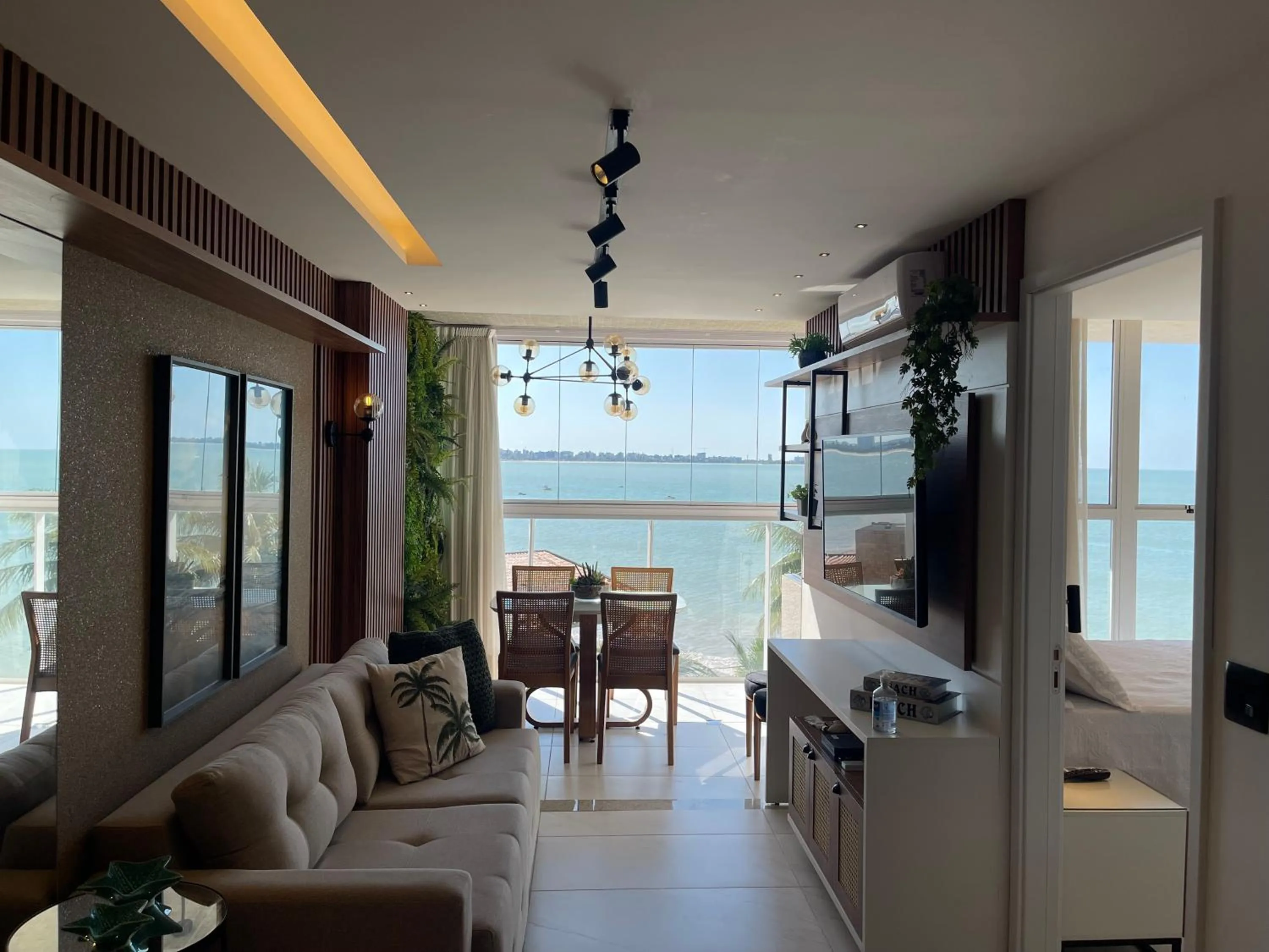 Branco Haus - Pé na areia do Bessa