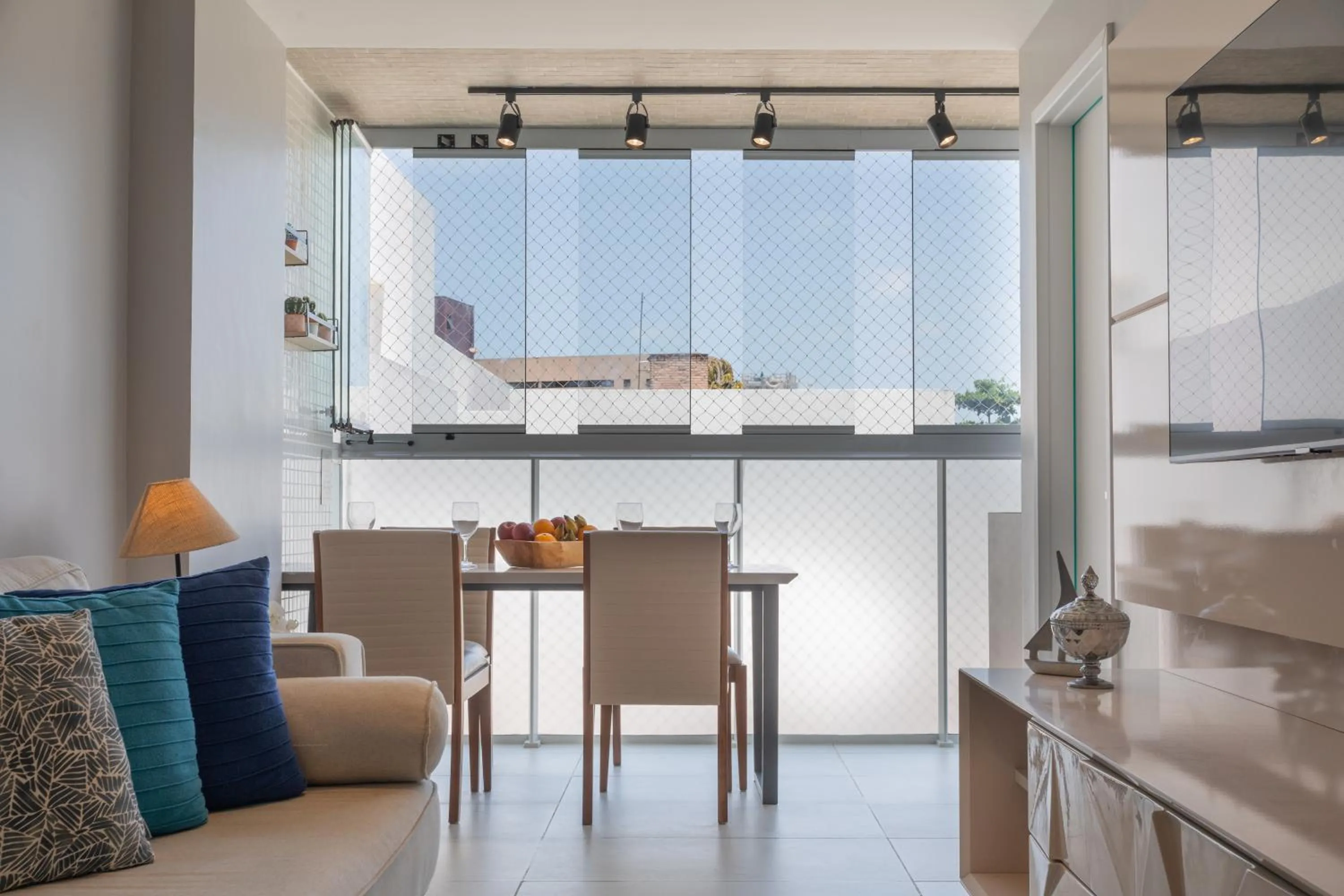 Branco Haus - Pé na areia do Bessa