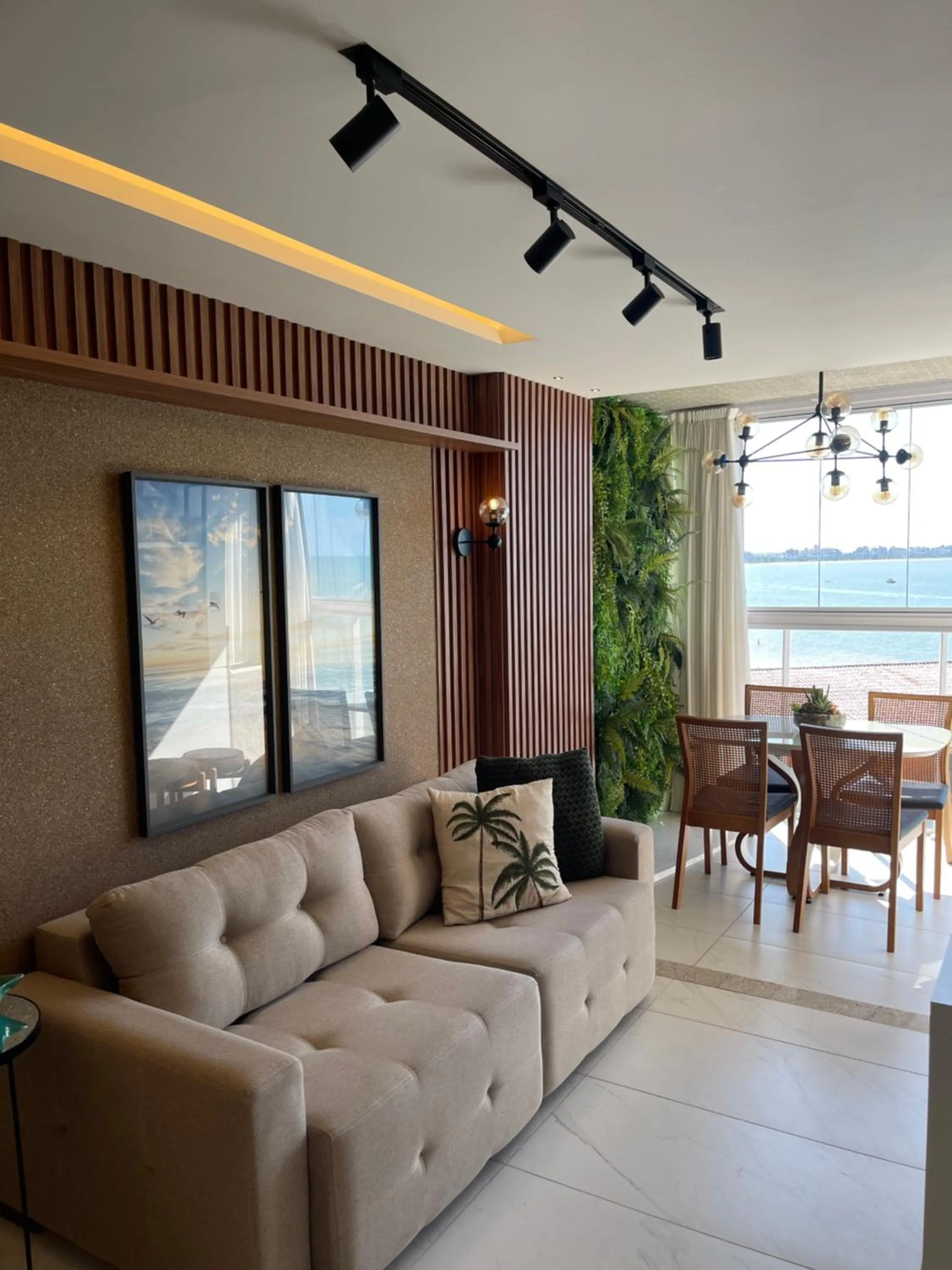 Branco Haus - Pé na areia do Bessa