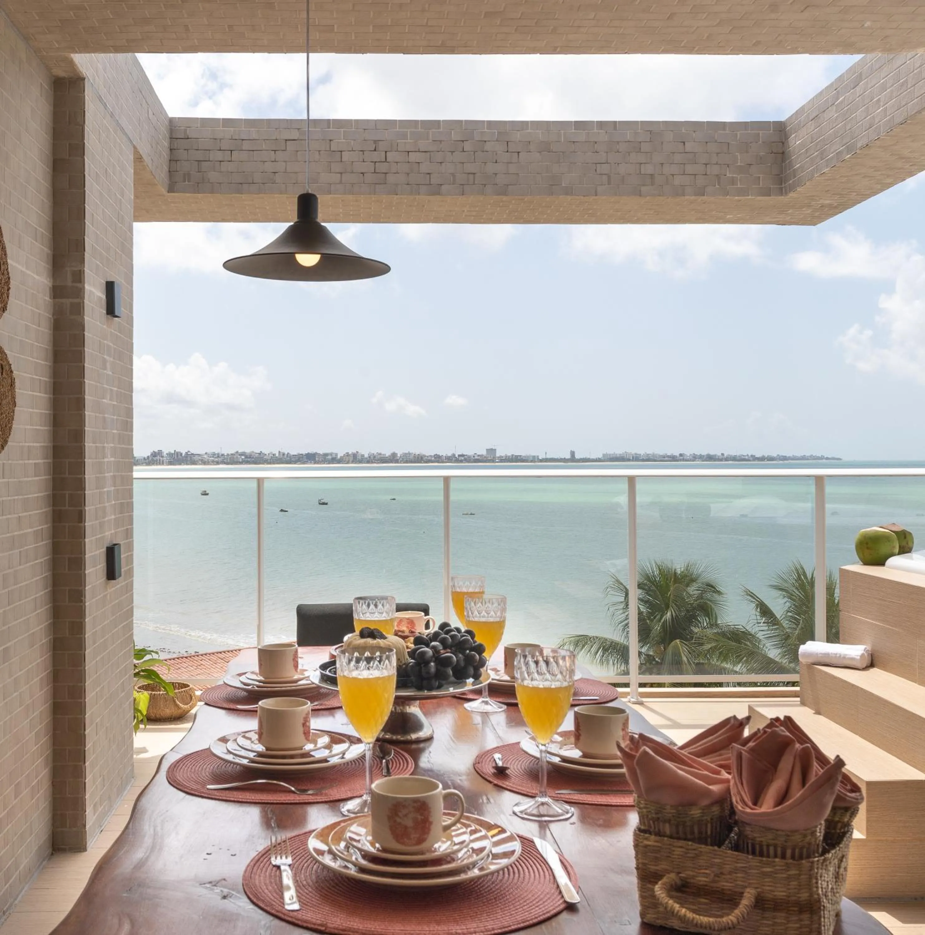 Branco Haus - Pé na areia do Bessa