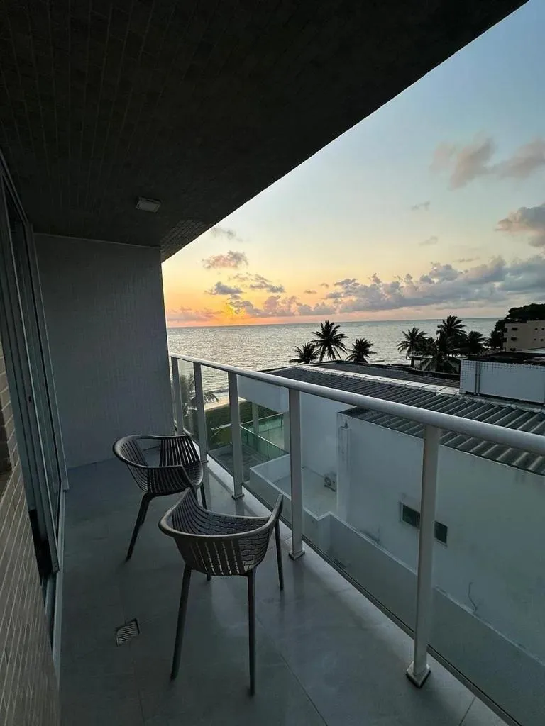 Branco Haus - Pé na areia do Bessa