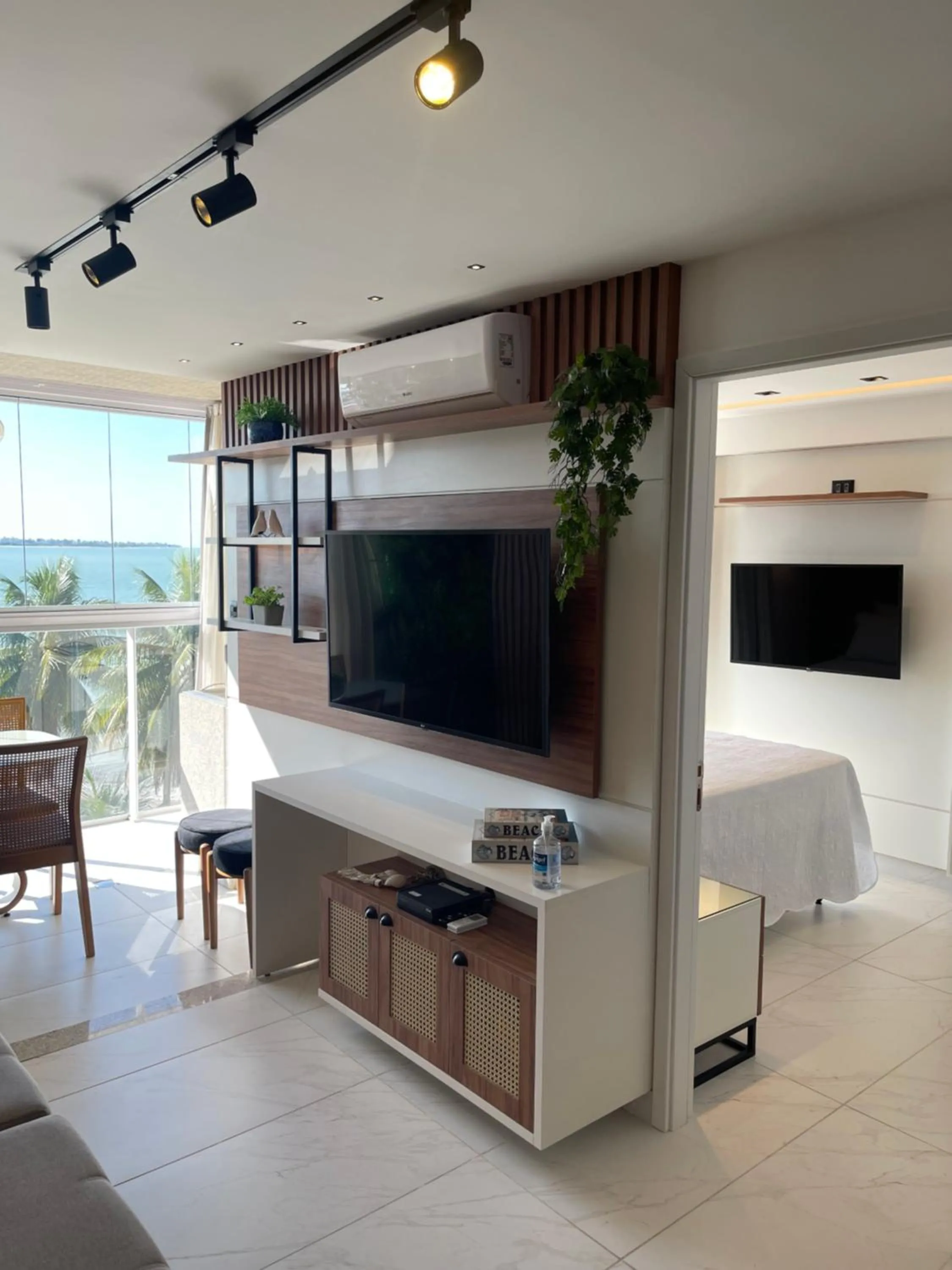 Branco Haus - Pé na areia do Bessa