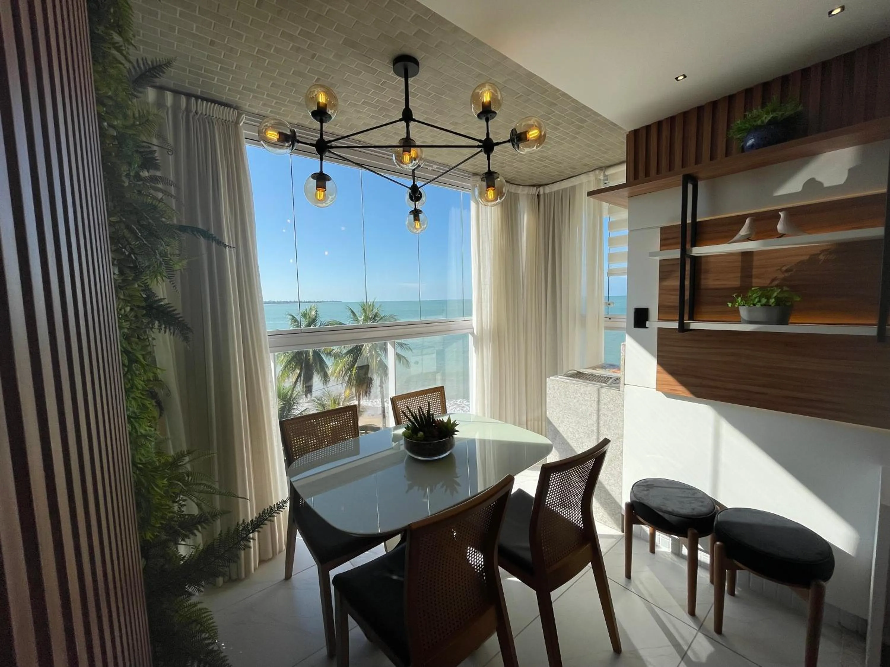 Branco Haus - Pé na areia do Bessa