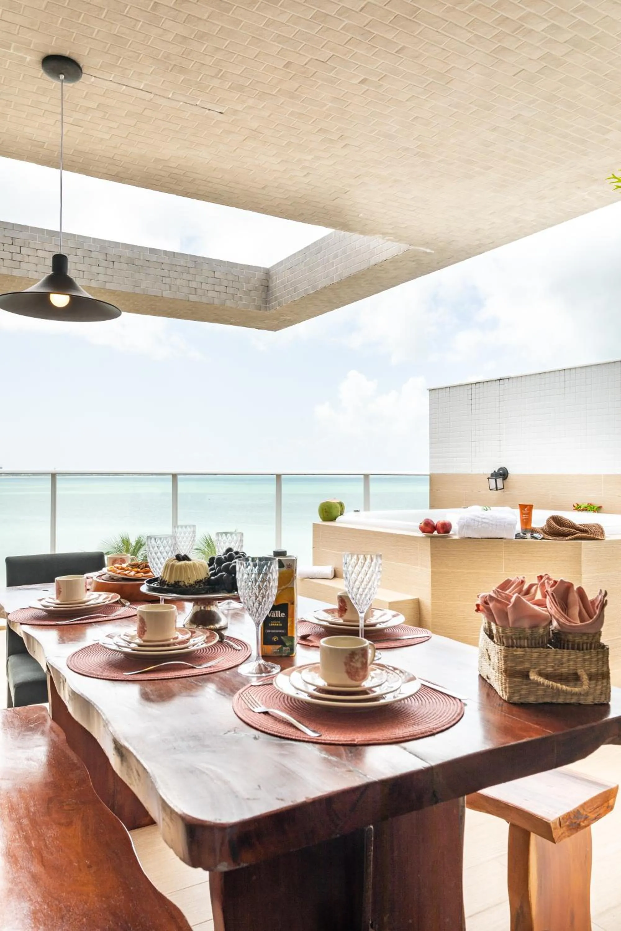 Branco Haus - Pé na areia do Bessa