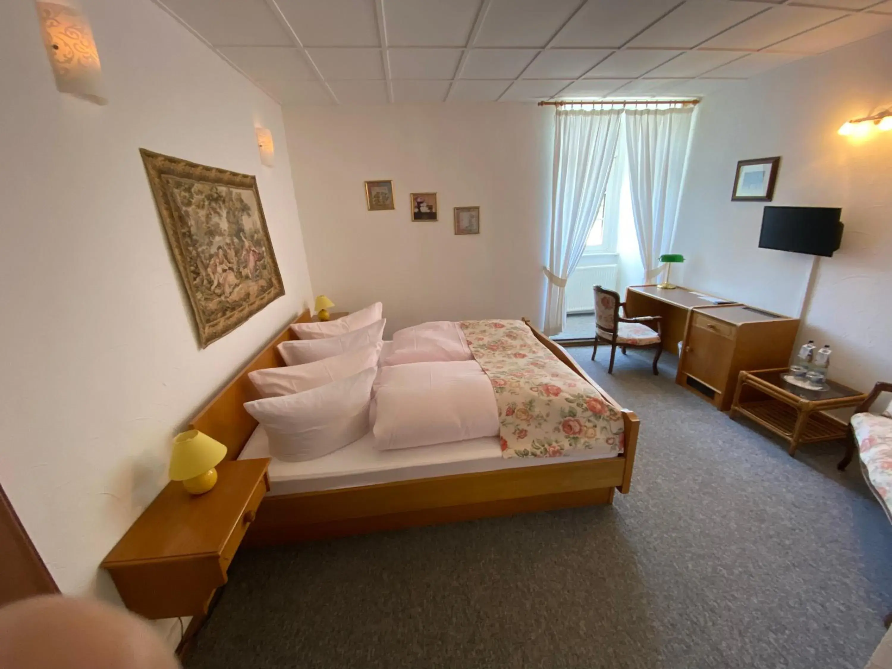 Photo of the whole room, Bed in Jagdschloss lalendorf Photo of the whole room, Bed in Jagdschloss lalendorf