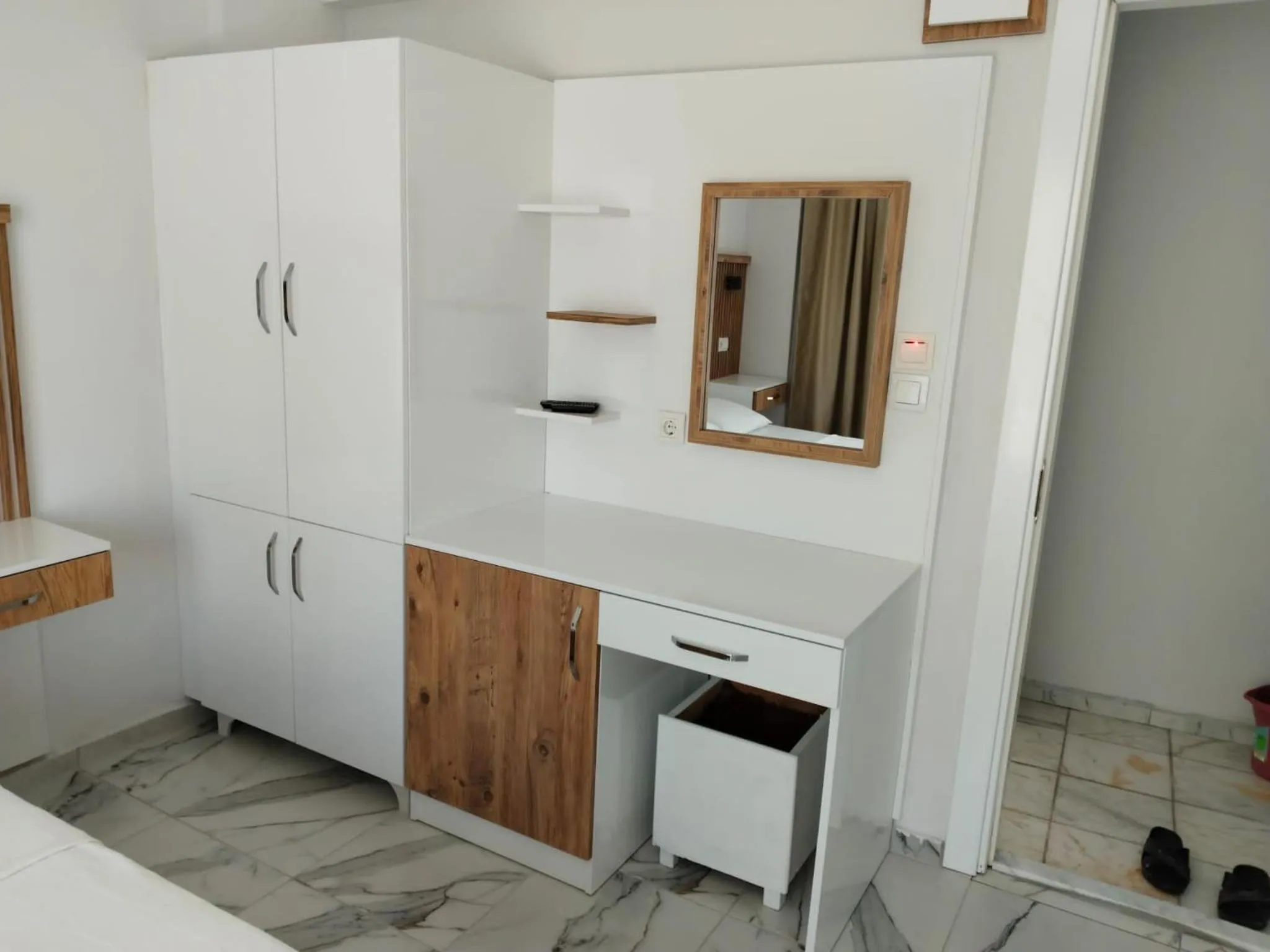 wardrobe in ALİBABAM APART OTEL