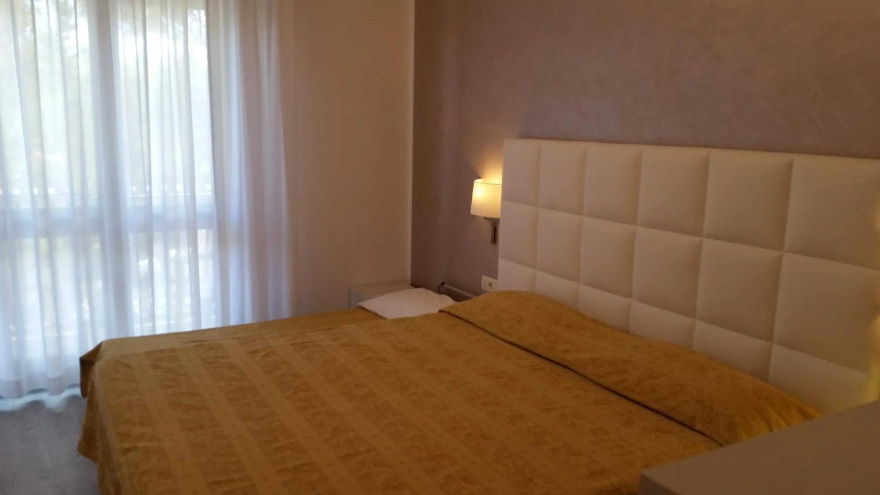 Photo of the whole room, Bed in Hotel Acapulco