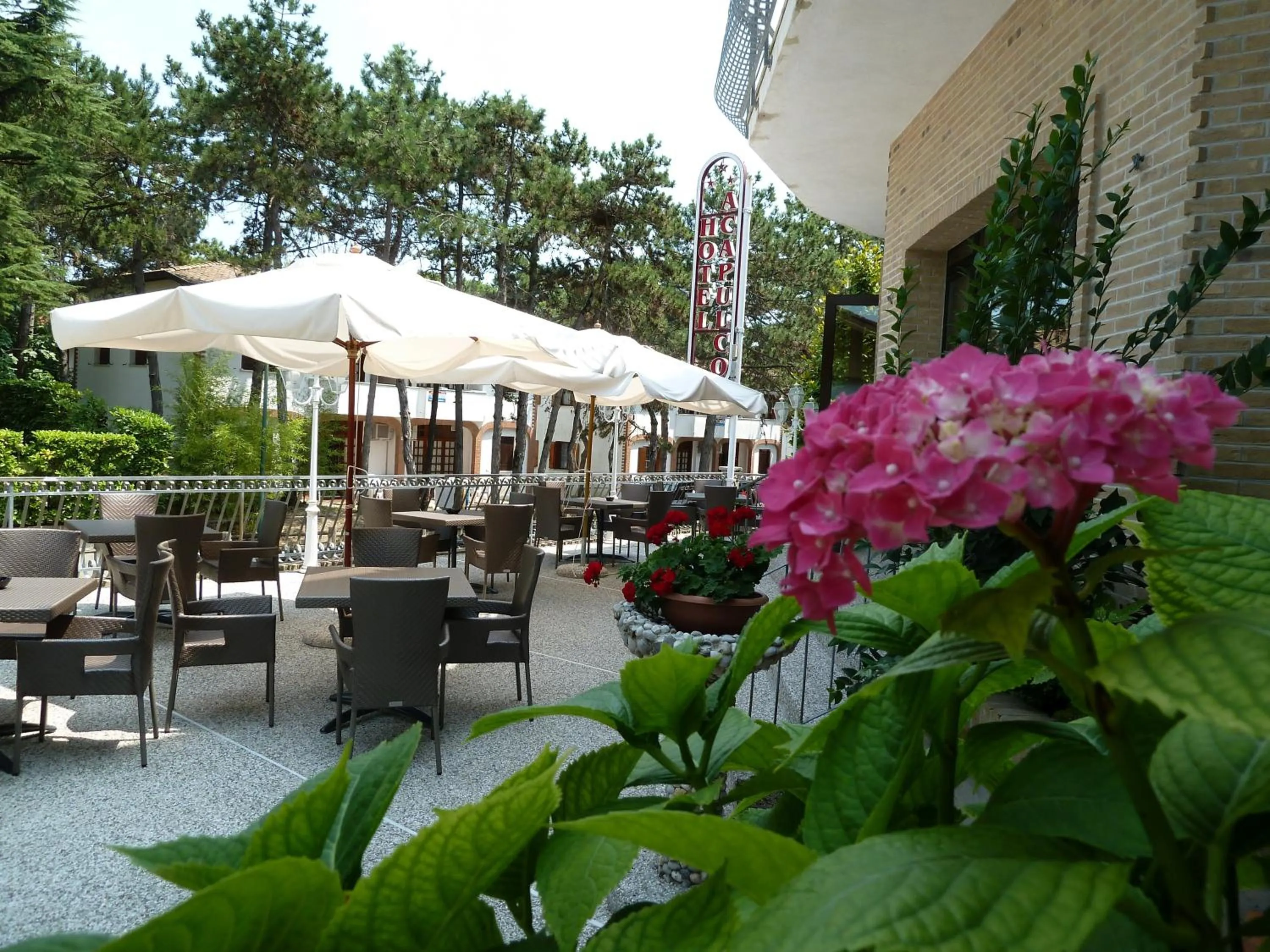 Decorative detail in Hotel Acapulco