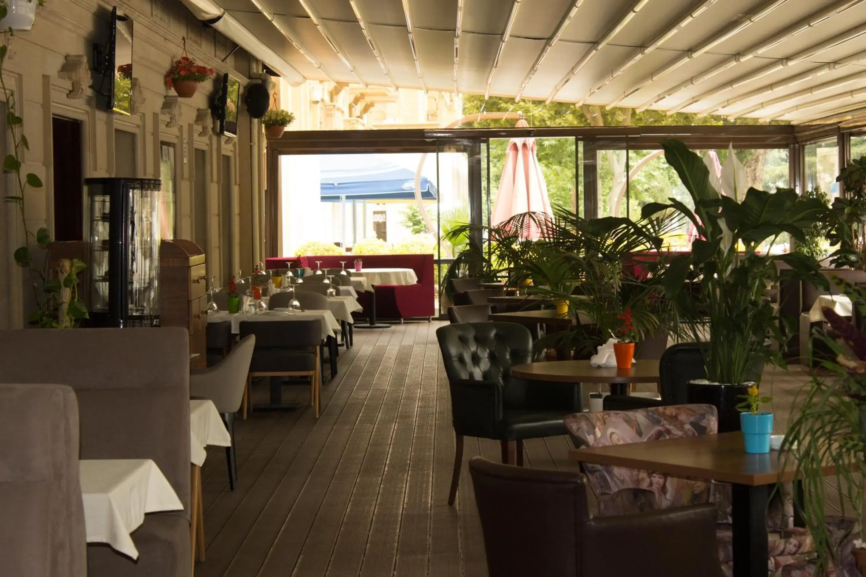 Restaurant/places to eat in Vego Hotel Restaurant/places to eat in Vego Hotel