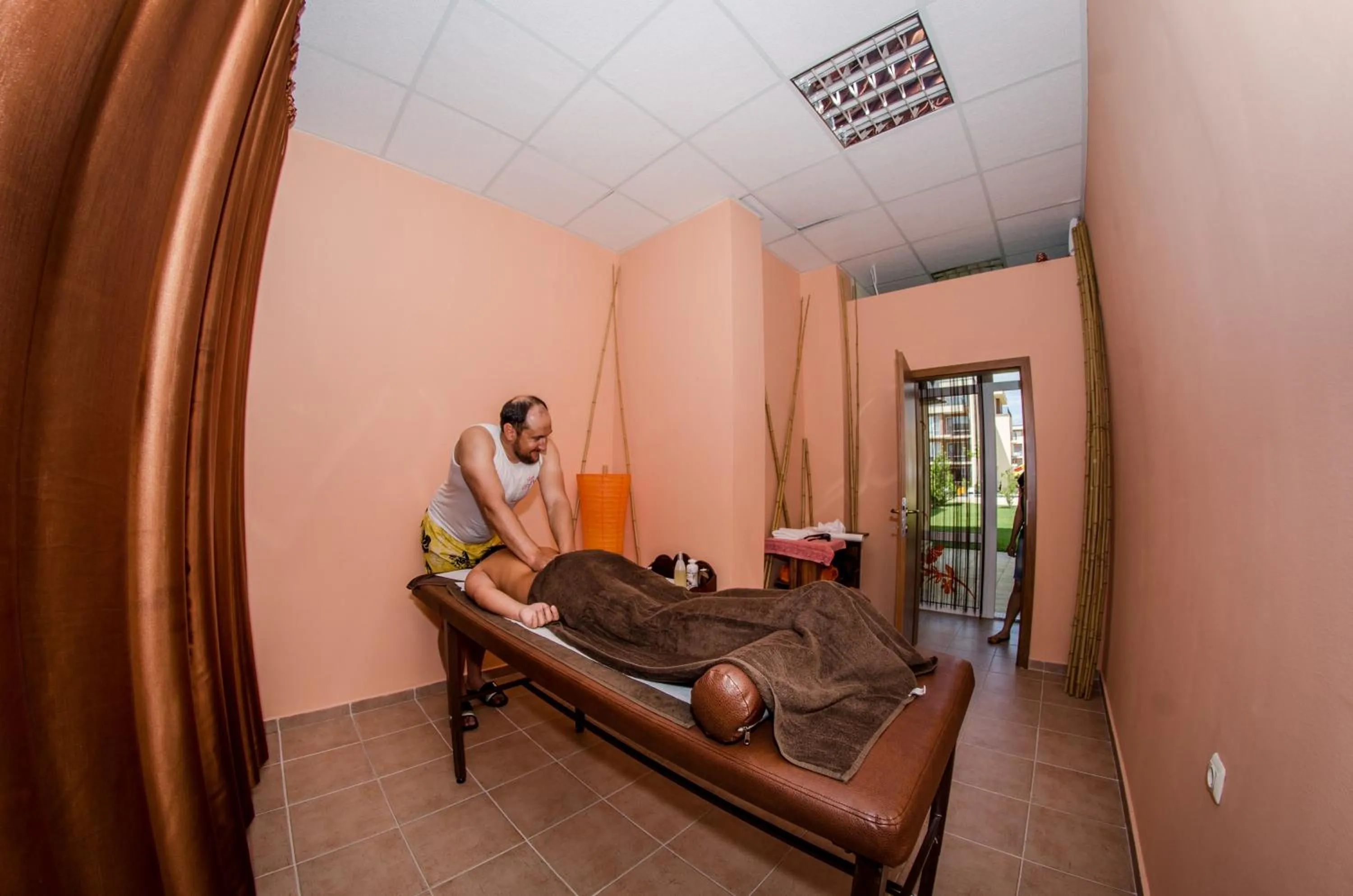 Massage in Orchid Fort Garden