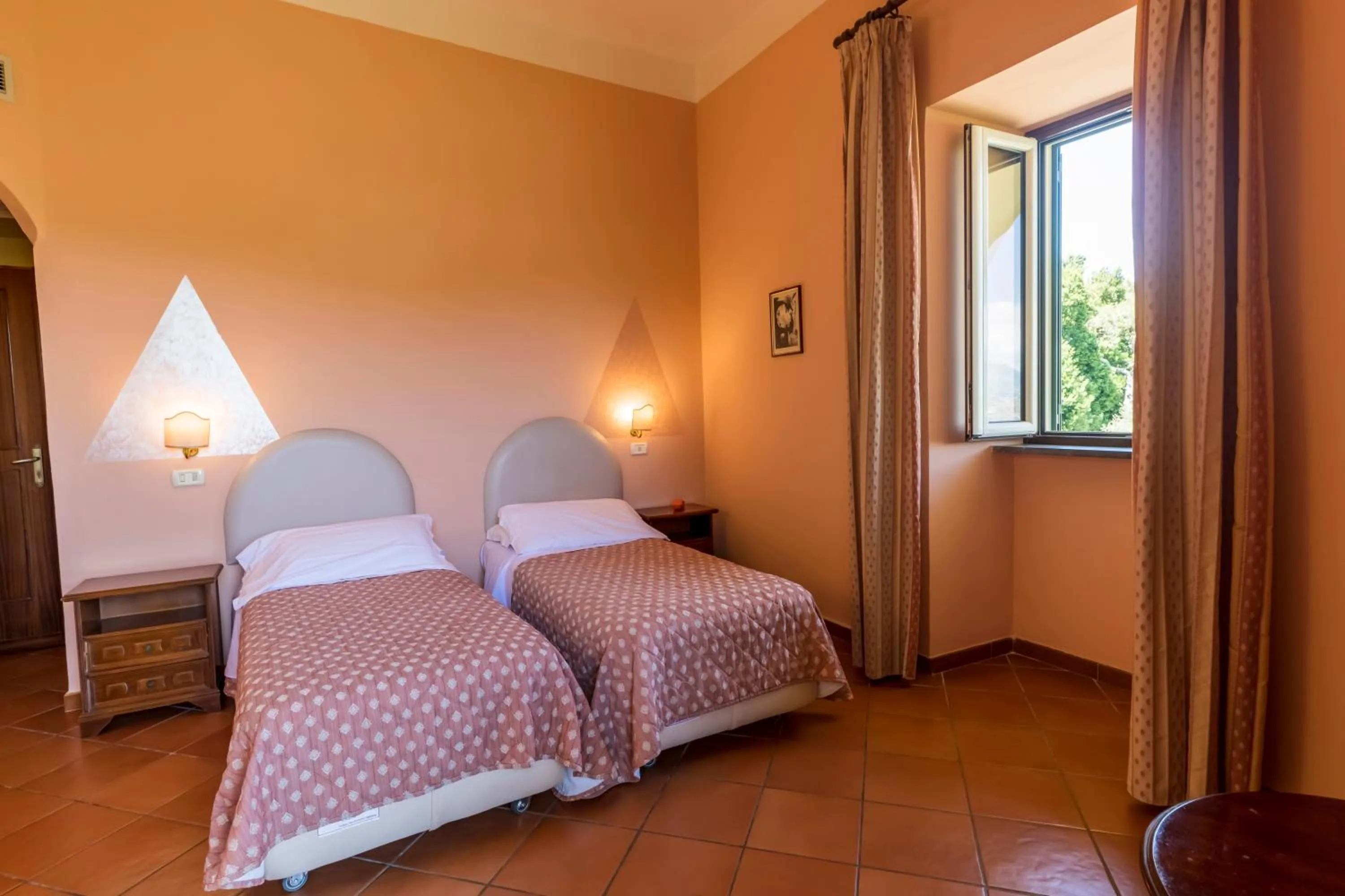 Photo of the whole room, Bed in Villa Romita