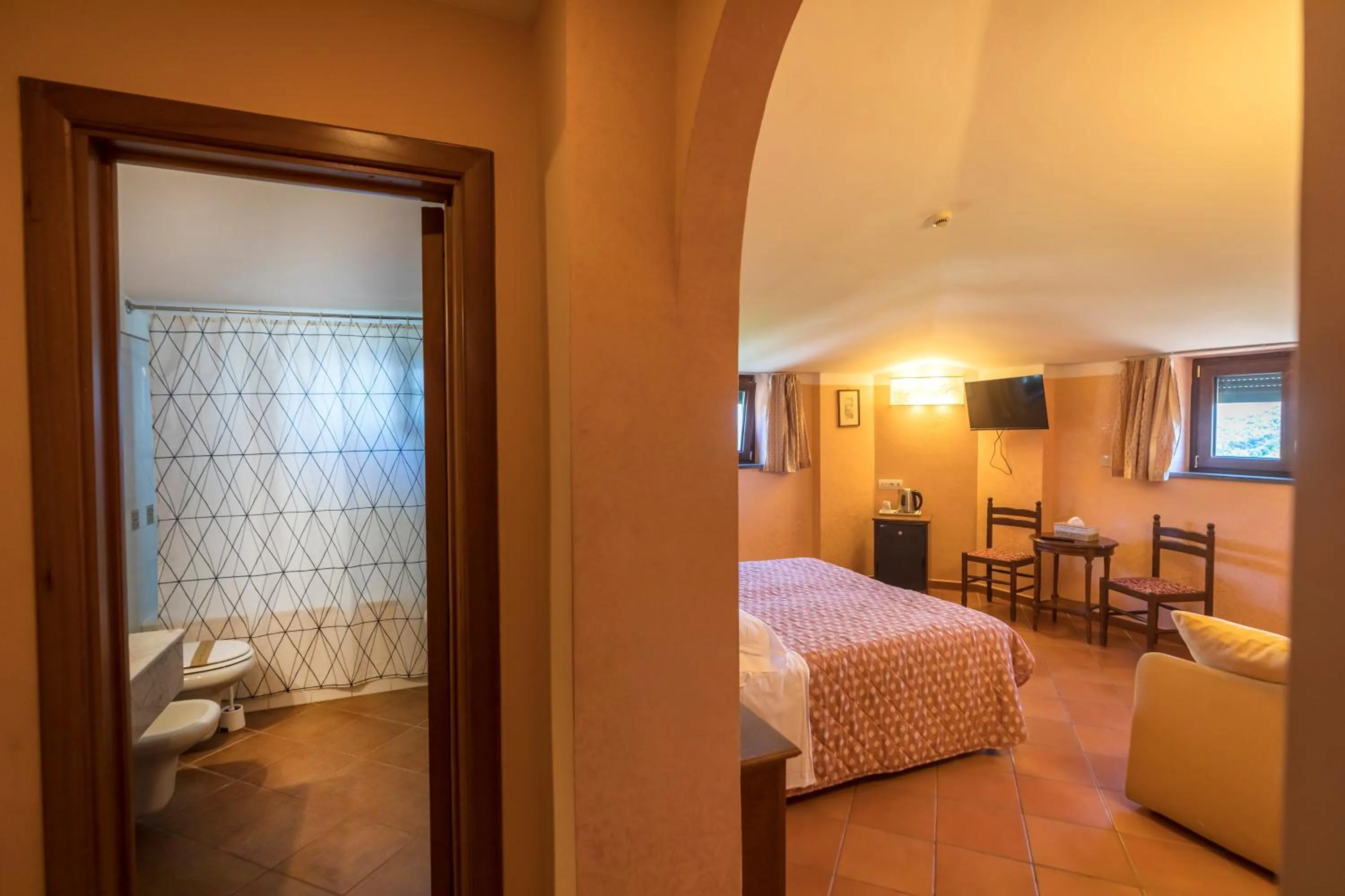 Bathroom, Bed in Villa Romita
