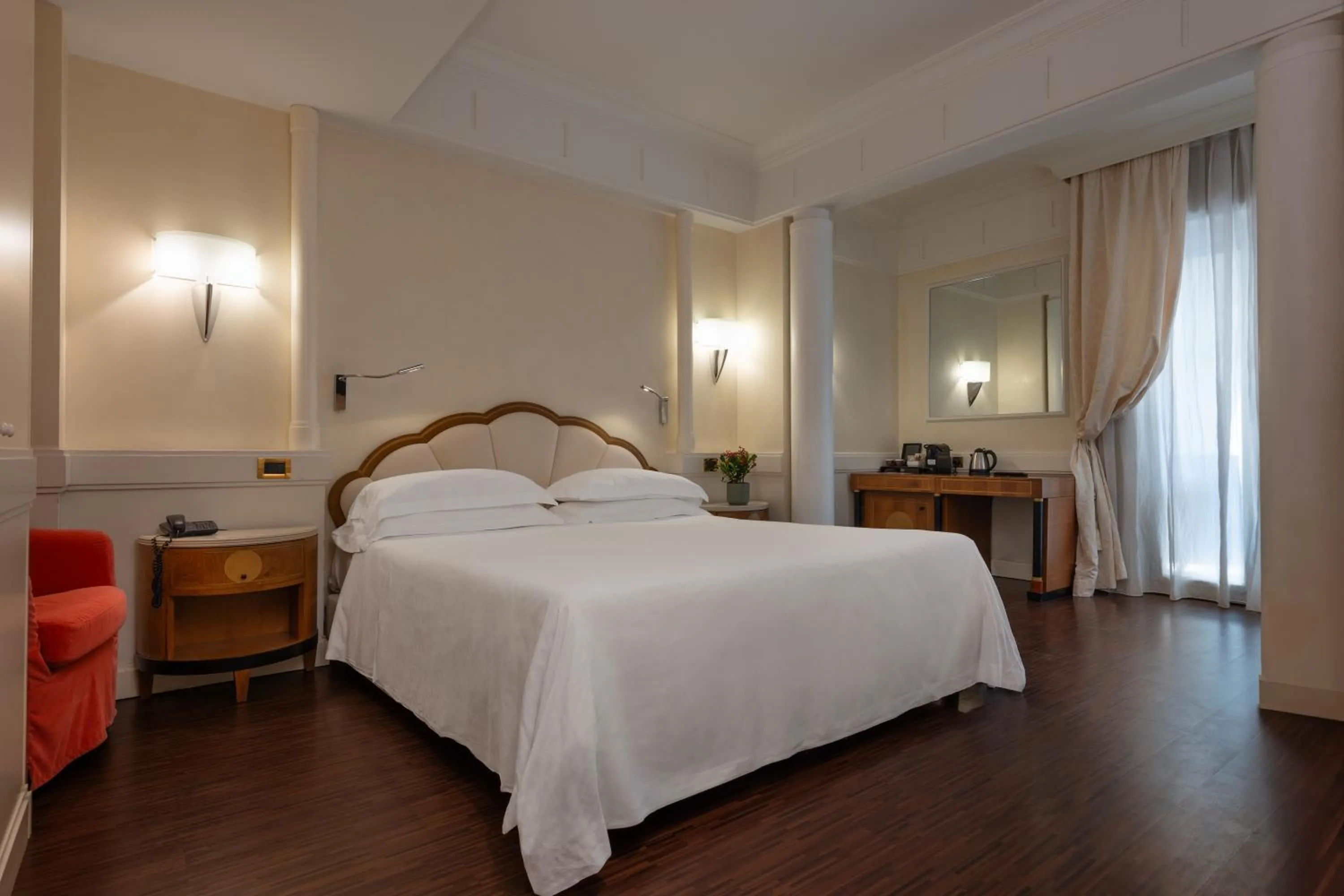 Bedroom, Bed in Hotel Stendhal