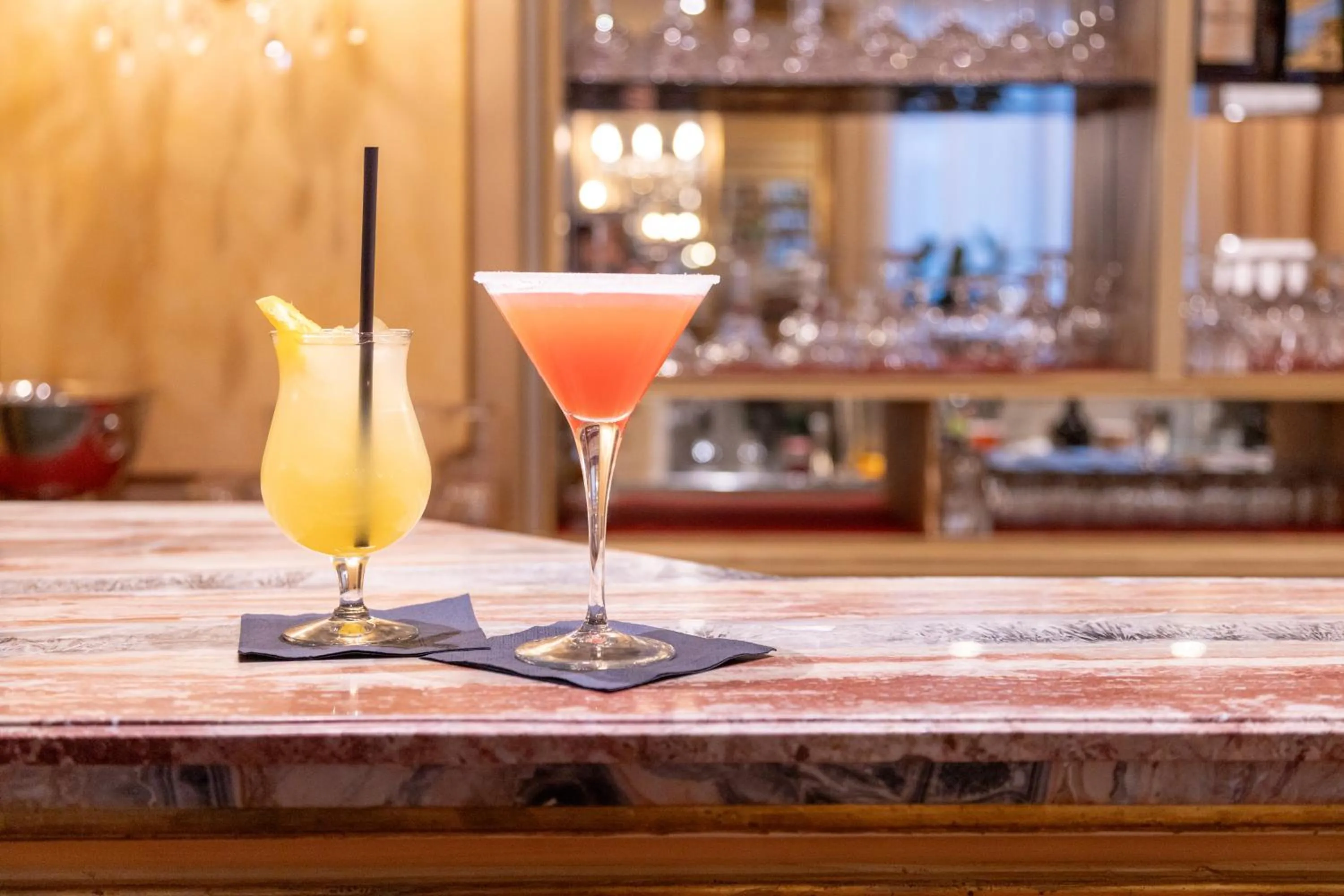 Restaurant/places to eat in Hotel Stendhal