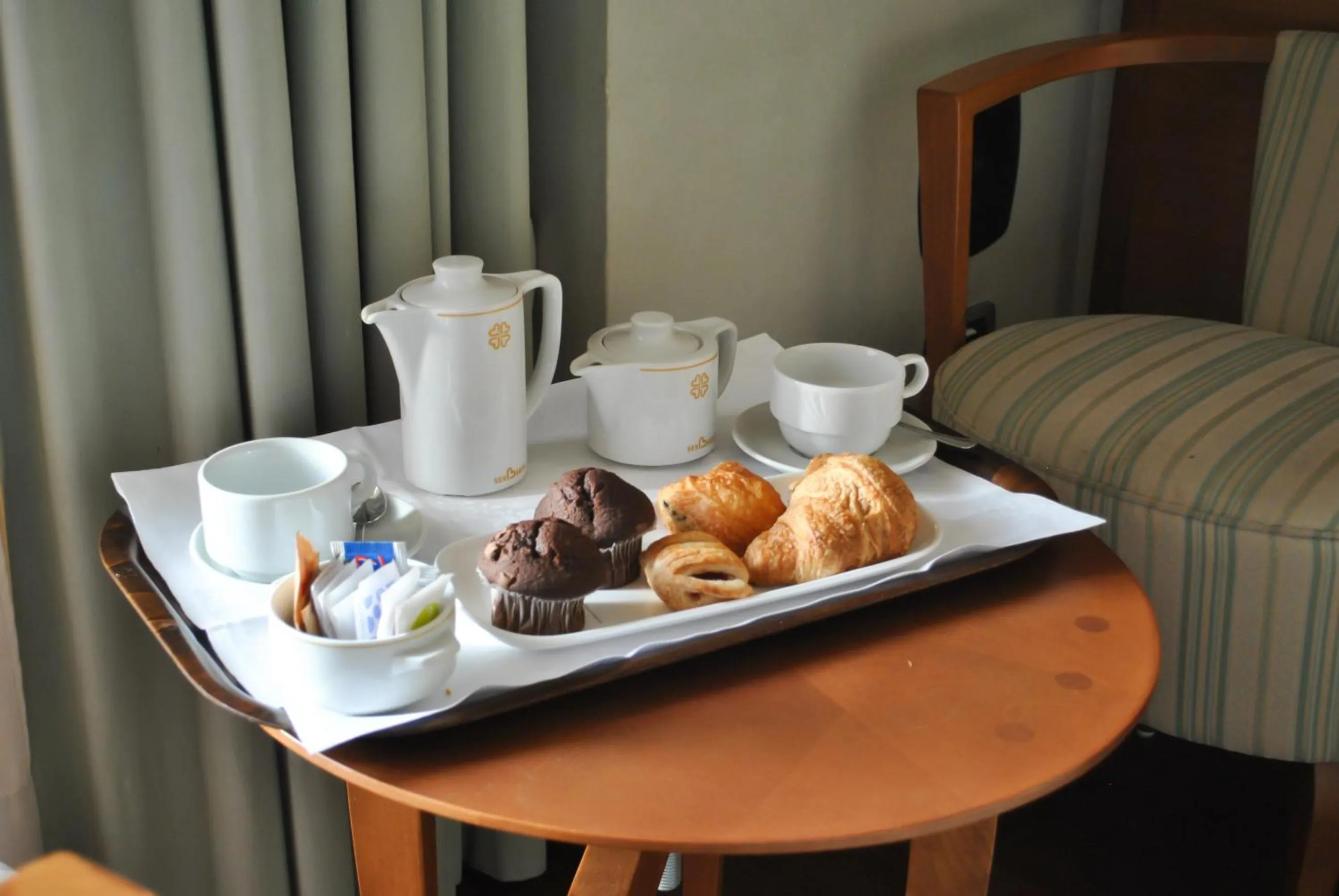 Food and drinks in SenB Hotel