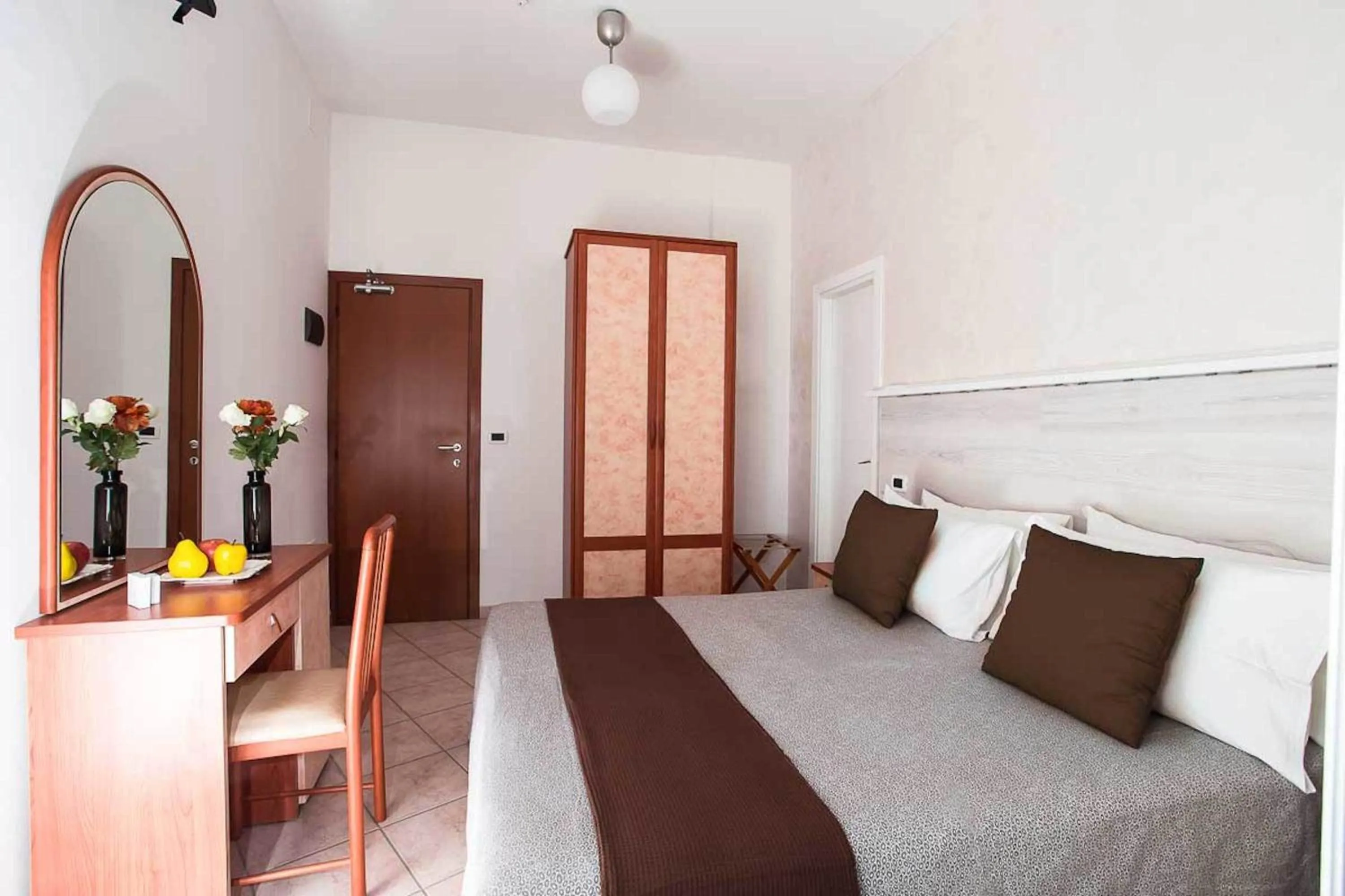 Bedroom, Bed in Hotel Croce del Sud