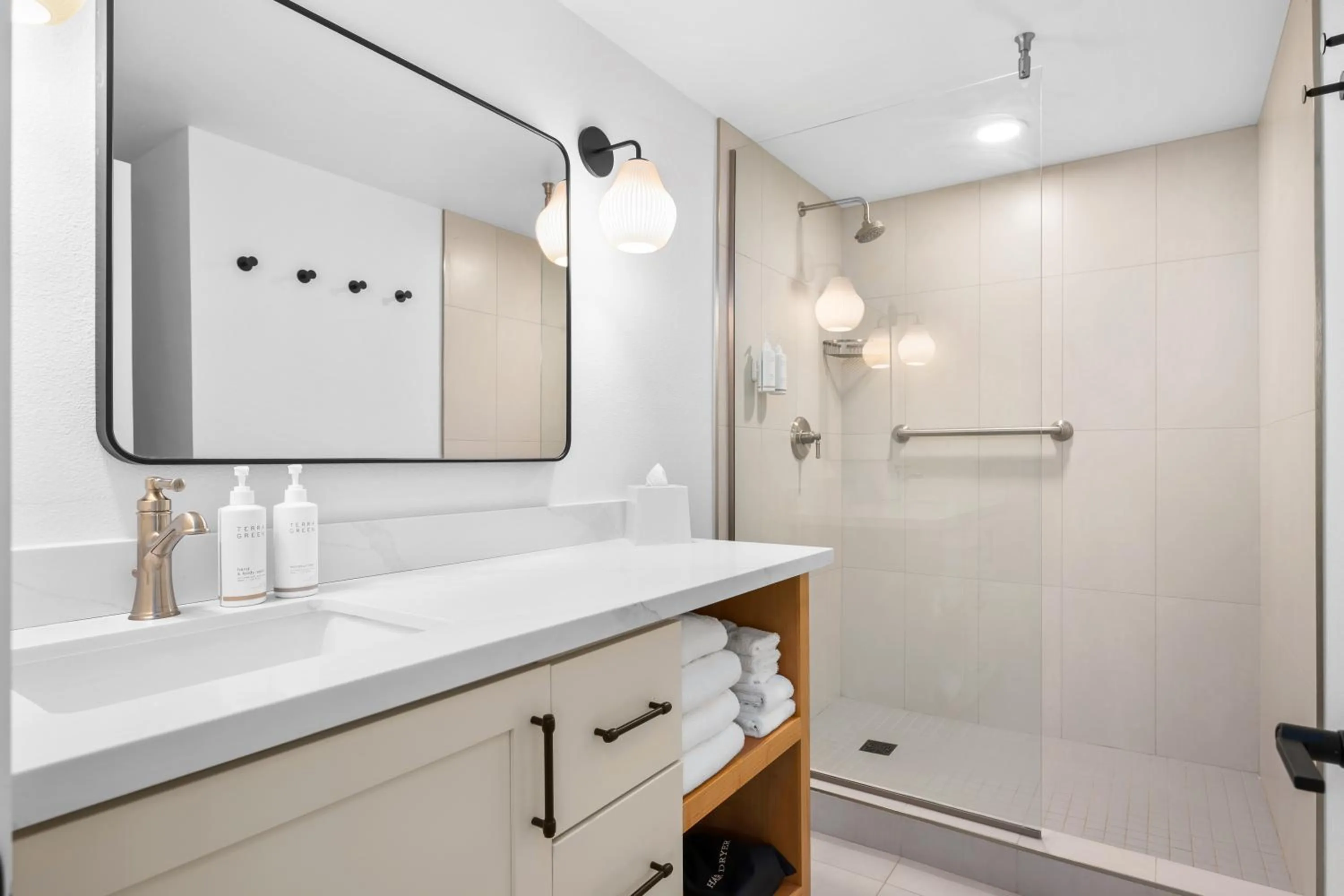 Shower in Marble Canyon Lodge