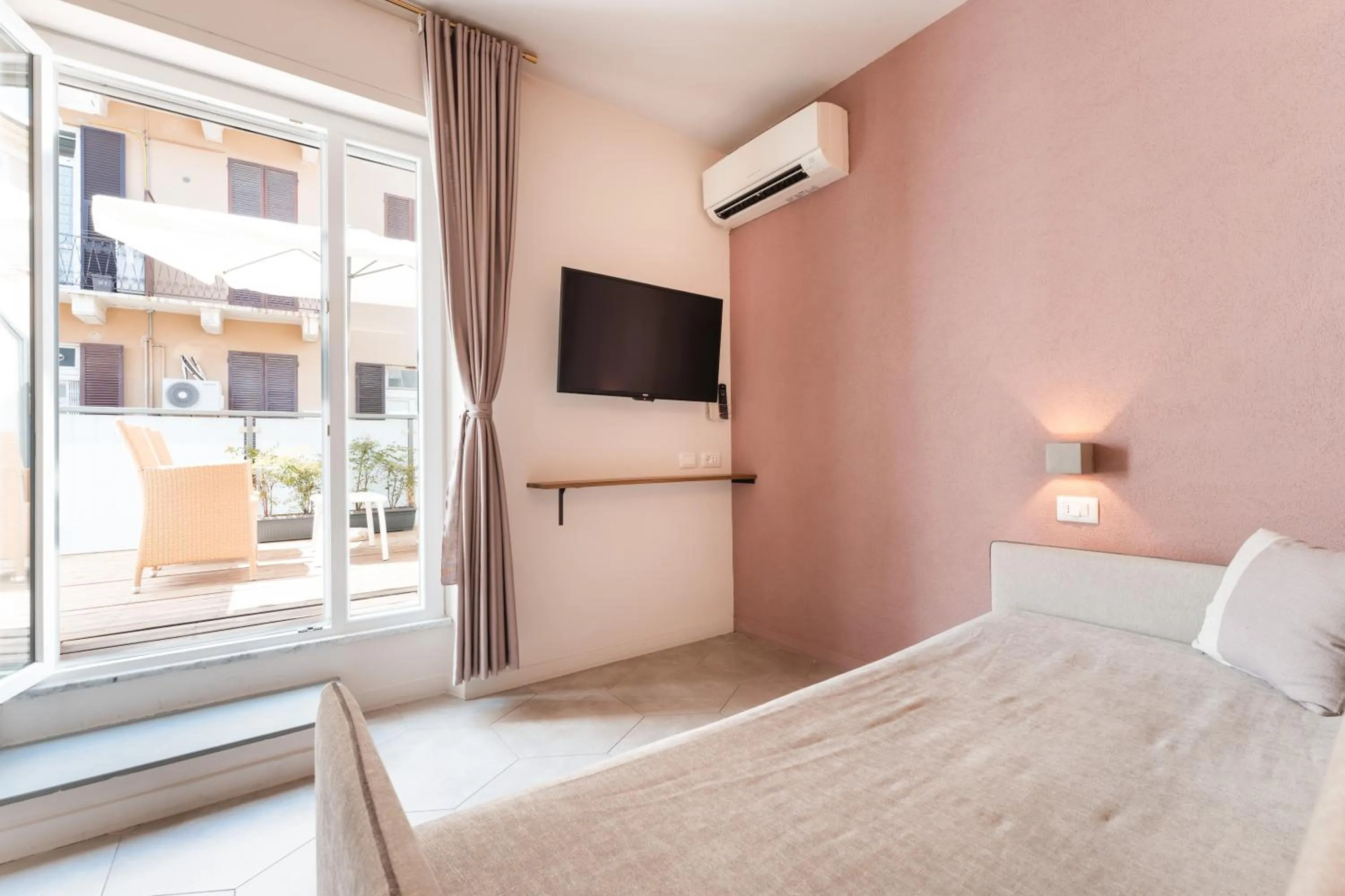 Balcony/Terrace, Bed in Hotel Stella Del Mare