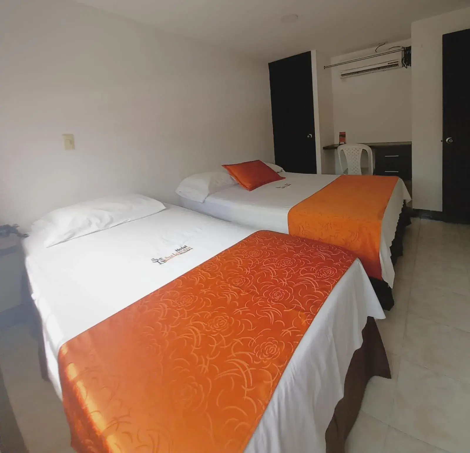 Triple Room - single occupancy in Hotel San Lorenzo Triple Room - single occupancy in Hotel San Lorenzo