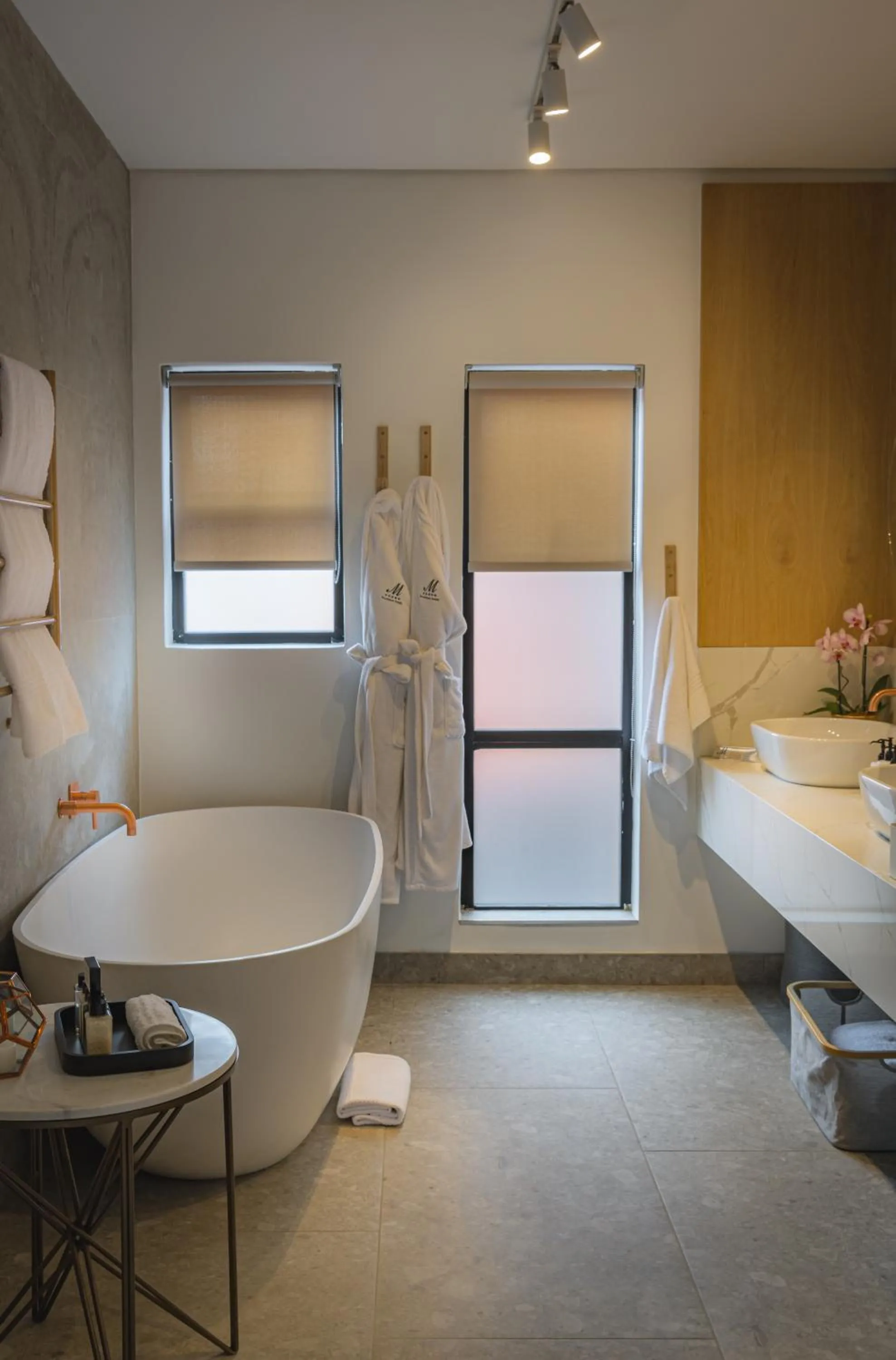 Bathroom, Bed in Menlyn Boutique Hotel