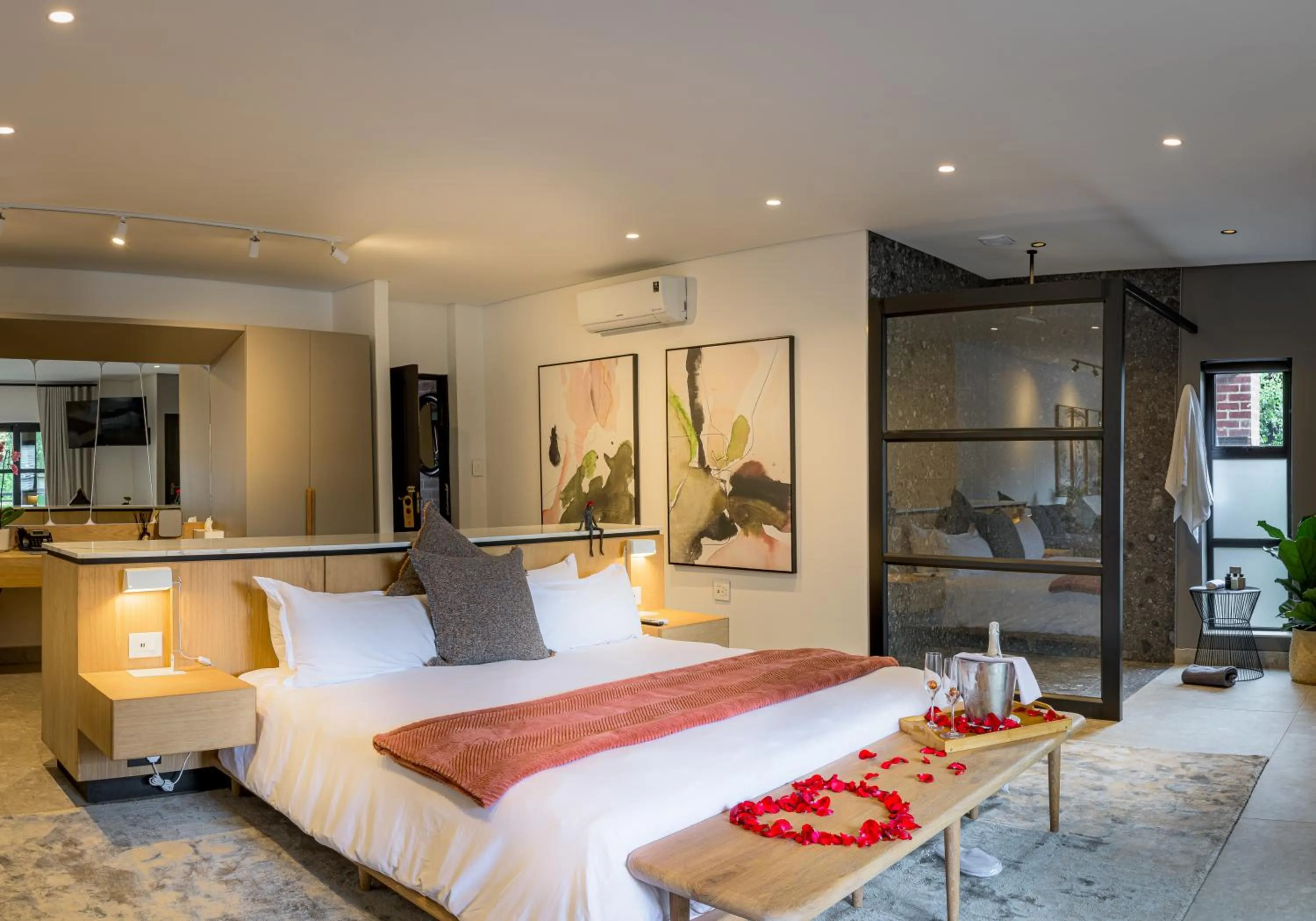 Bedroom, Bed in Menlyn Boutique Hotel