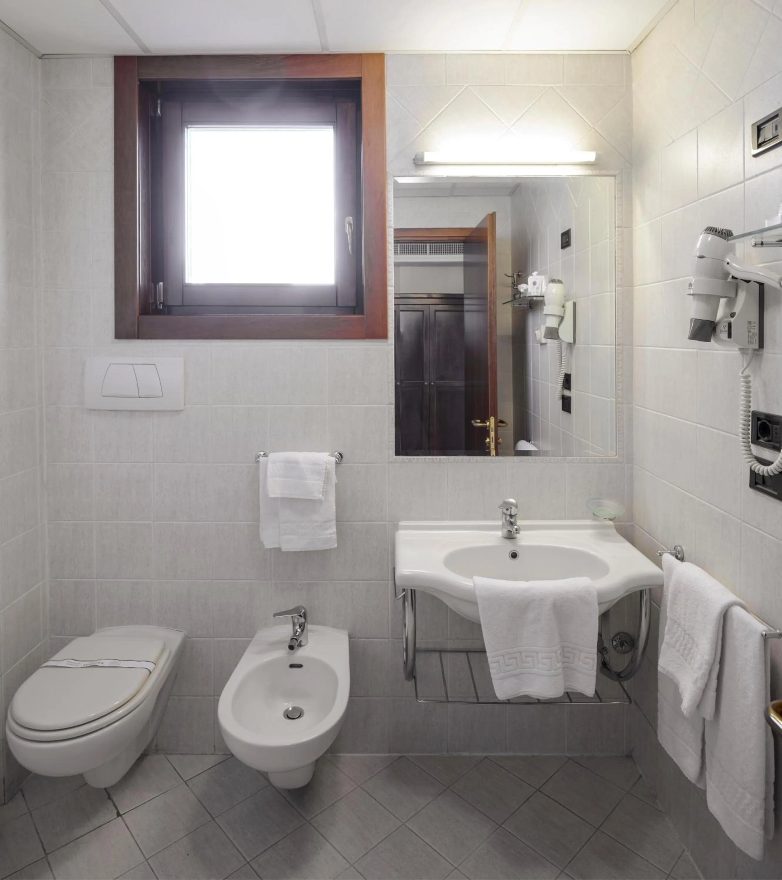 Toilet in Hotel Sovestro