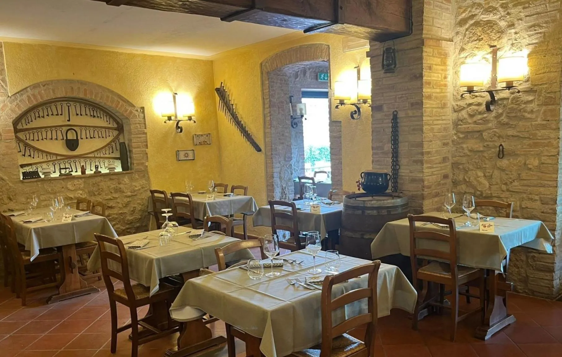 Restaurant/places to eat in Hotel Sovestro