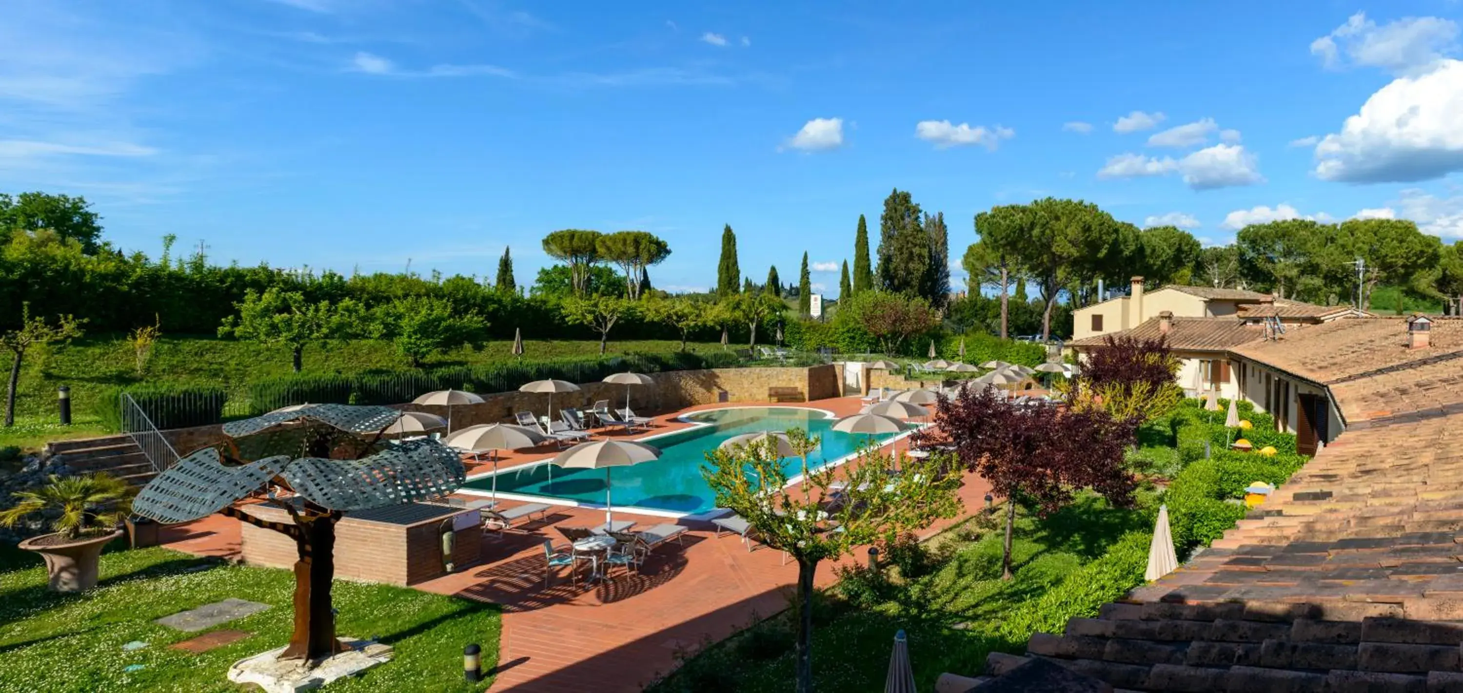 Pool view in Hotel Sovestro Pool view in Hotel Sovestro