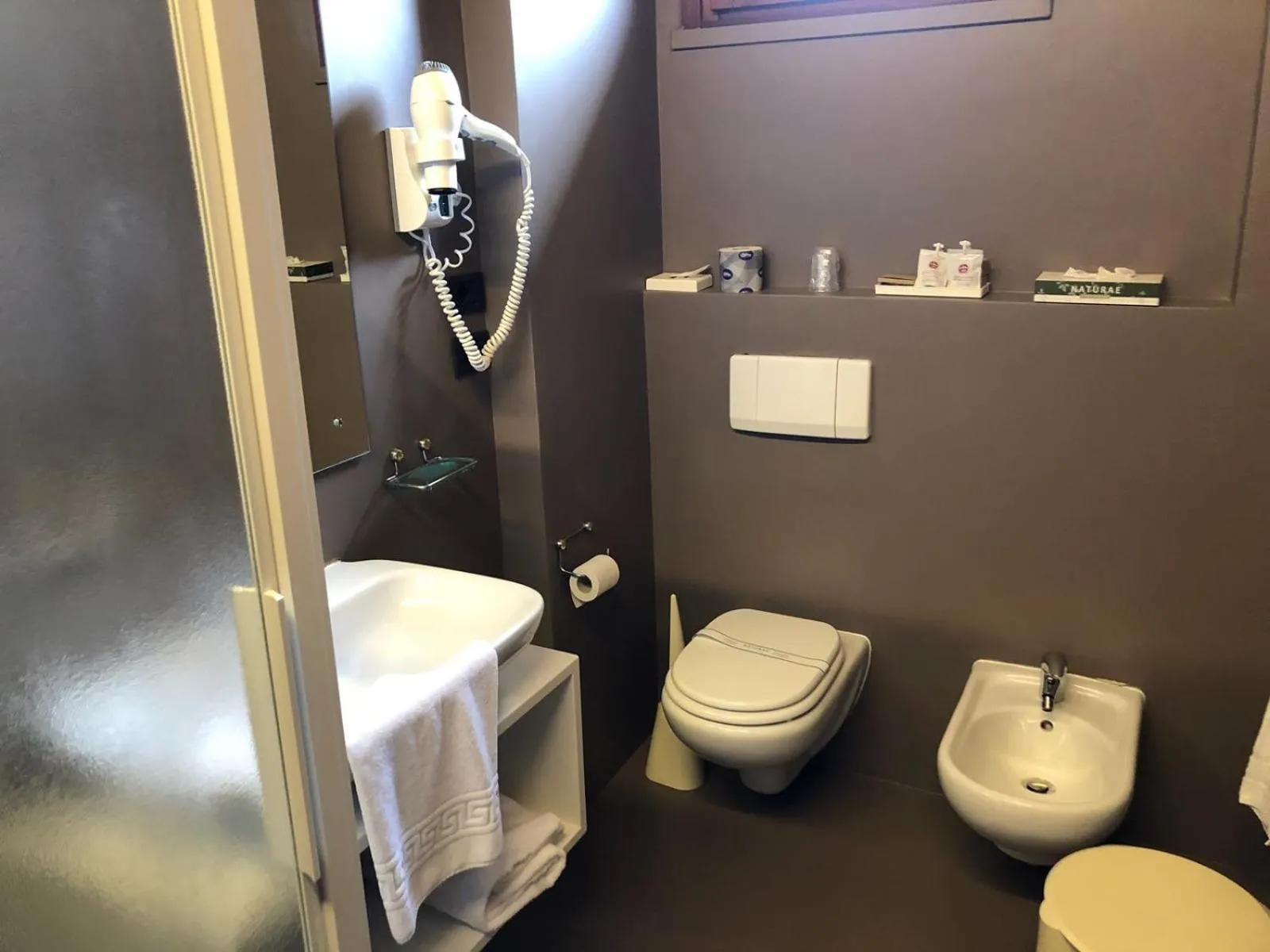 Shower in Hotel Sovestro