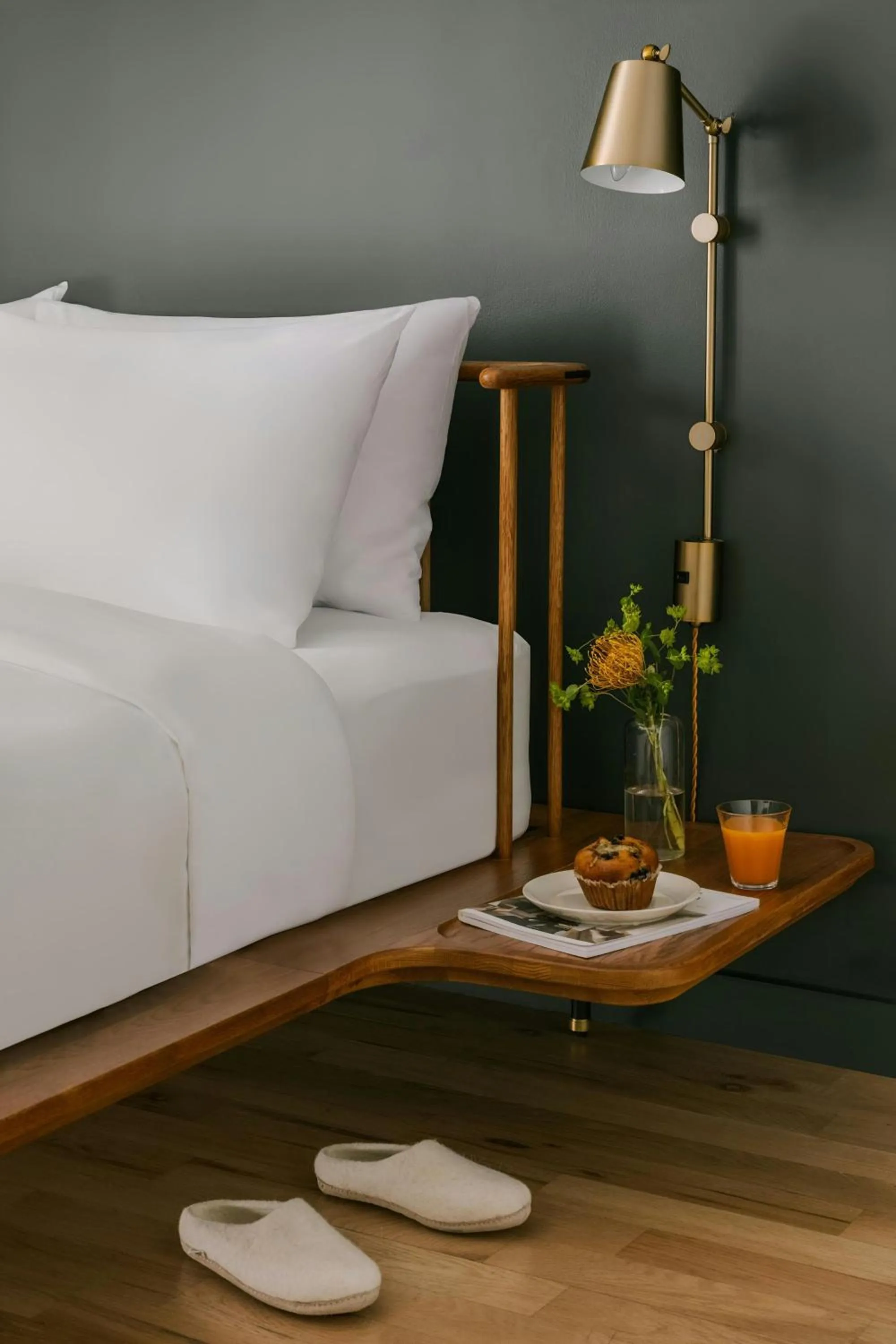 Bedroom, Bed in The Dutch Hotel Long Island City, Sonder by Marriott Bonvoy