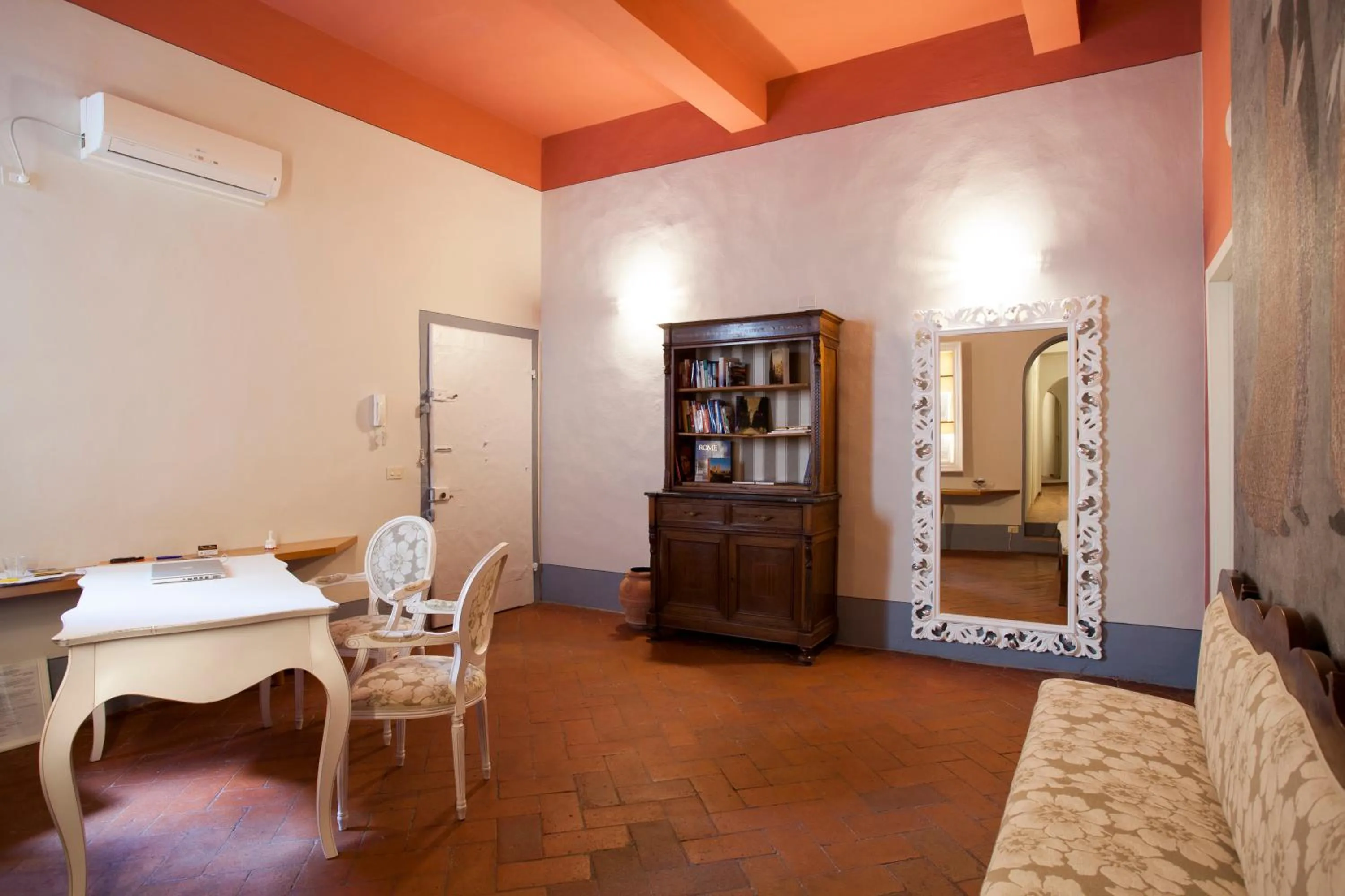 Lobby or reception in B&B Home in Florence