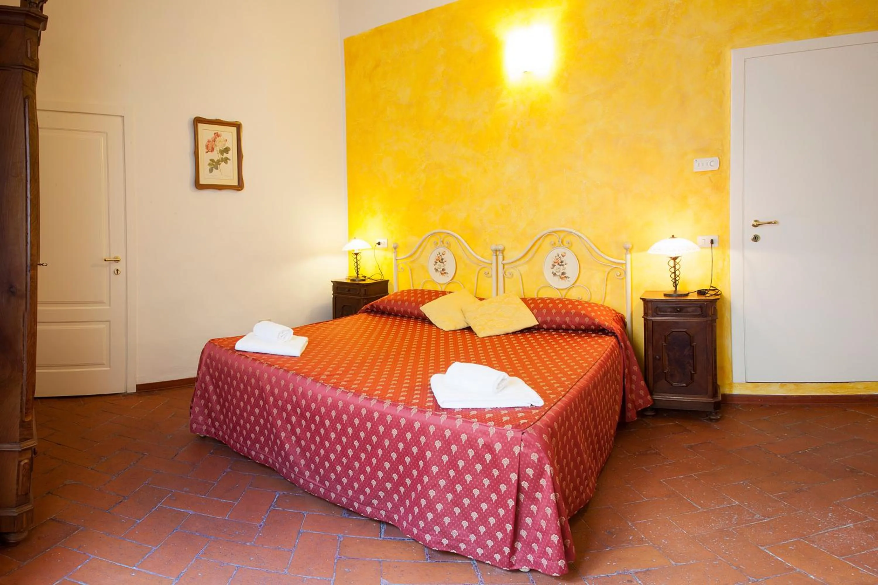 Photo of the whole room, Bed in B&B Home in Florence
