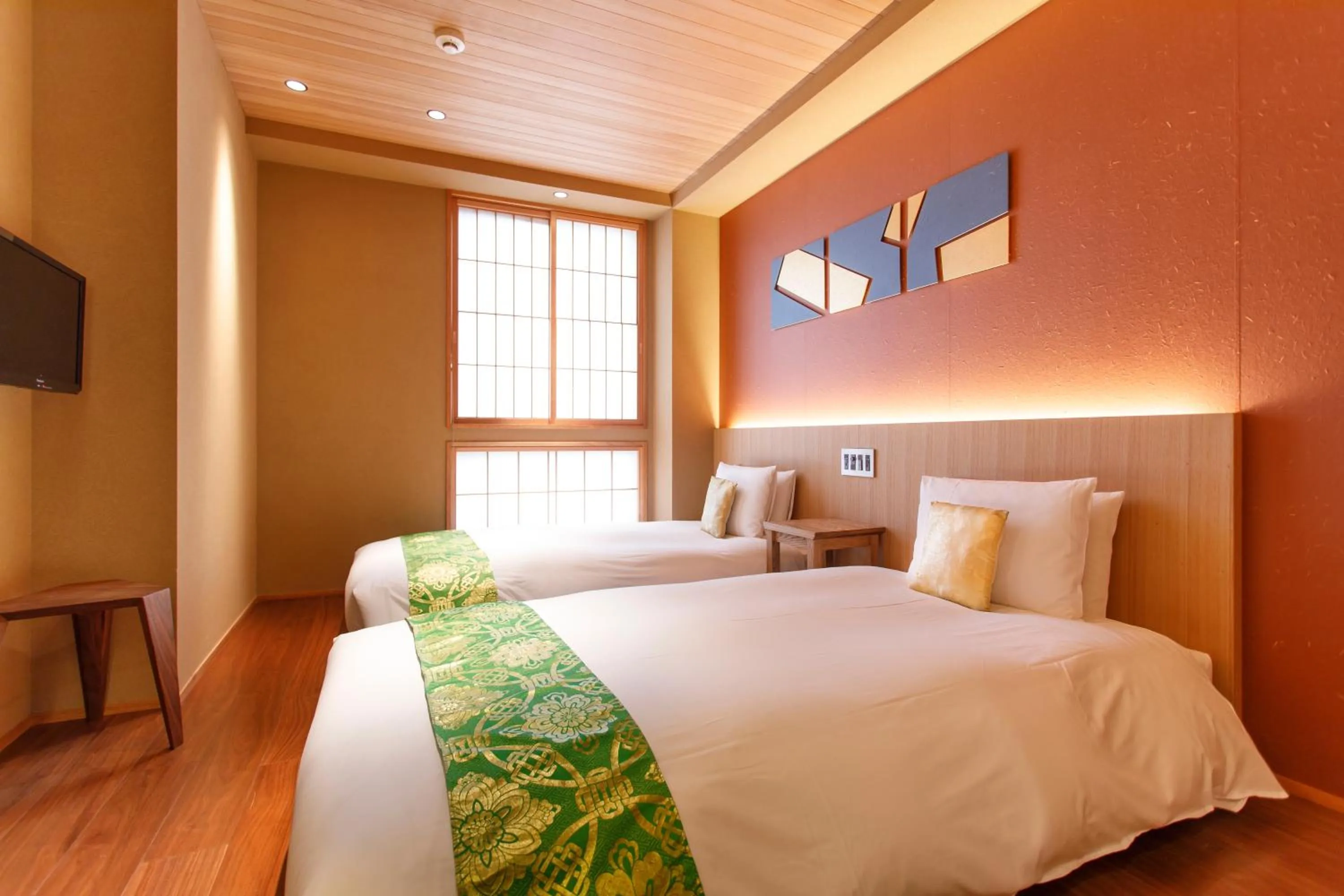 Photo of the whole room, Bed in Gion Misen Furumonzen