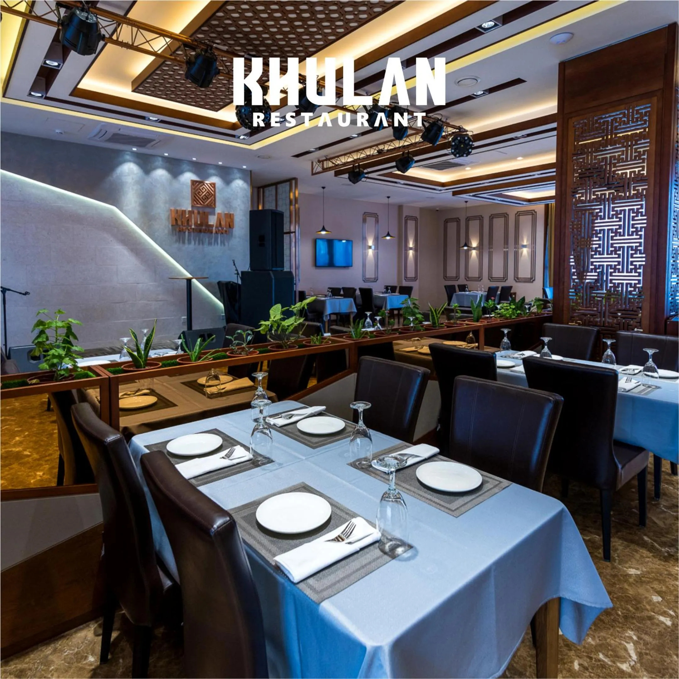 Restaurant/places to eat in Aurora Hotel