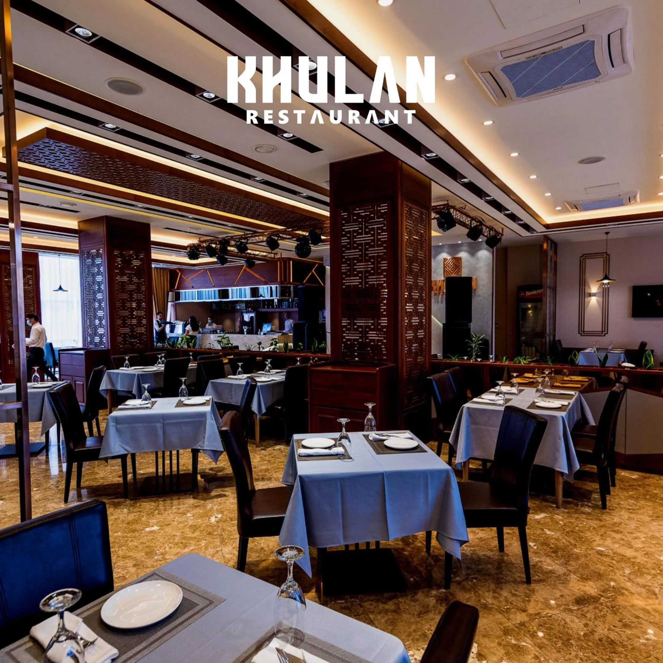 Restaurant/places to eat in Aurora Hotel