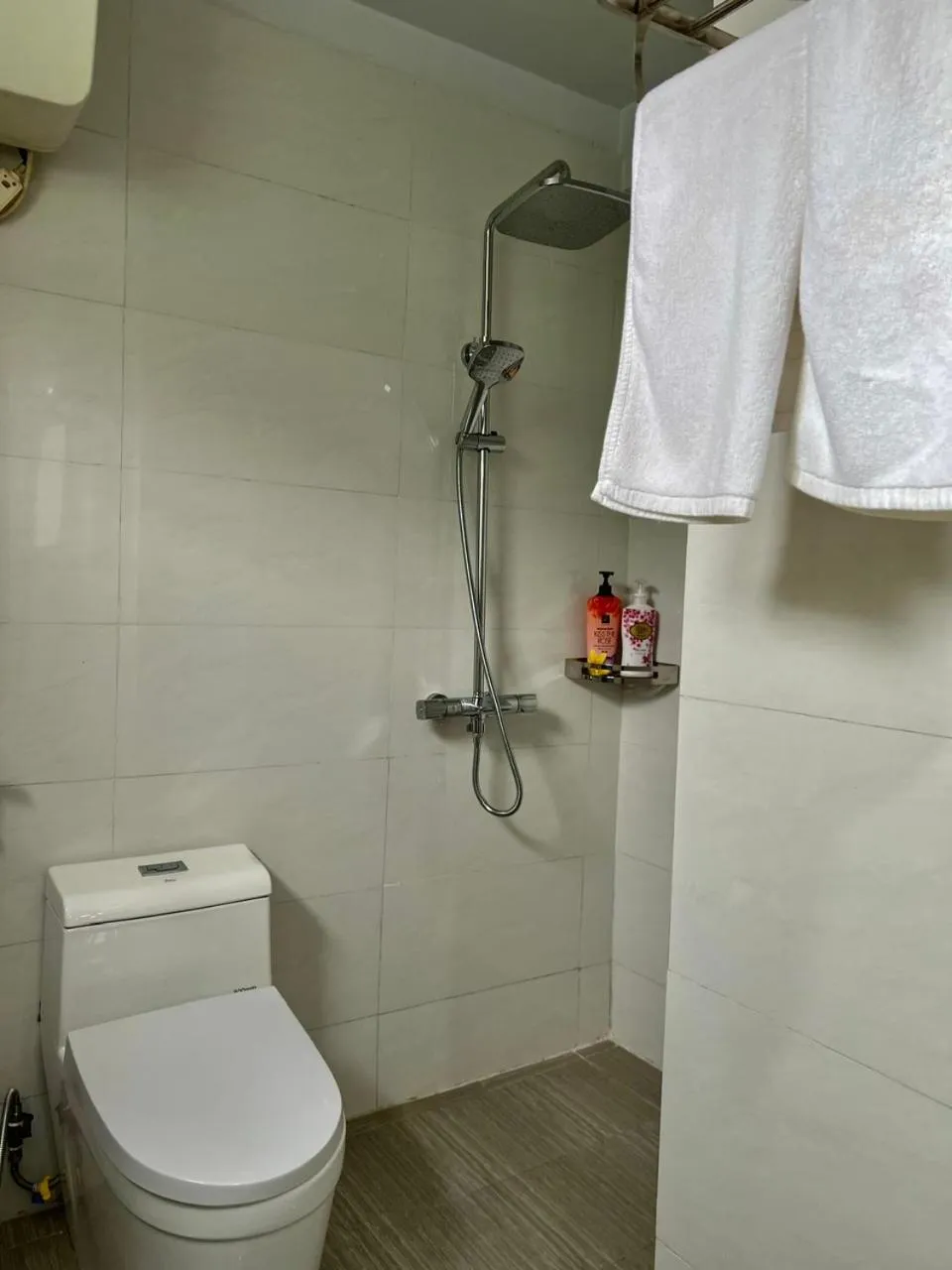 Sen Hotel My Dinh Song Da 미딩