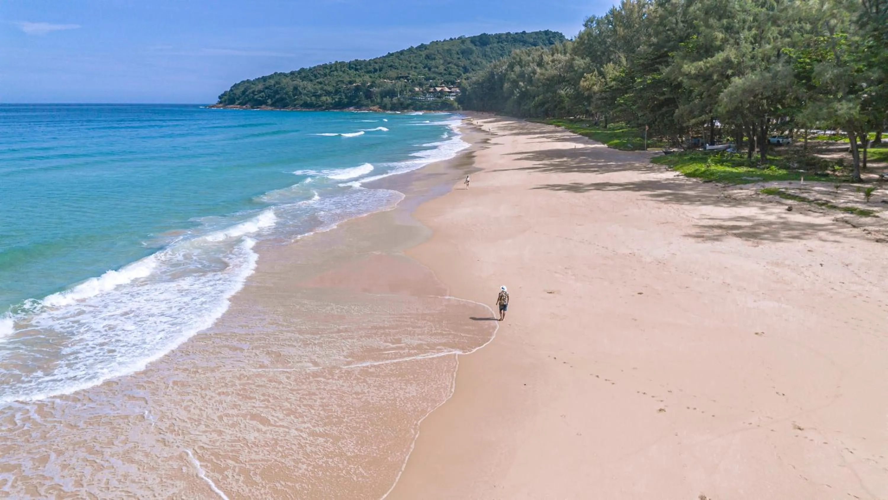 Bed in Sealord Naithon Beachfront Villa