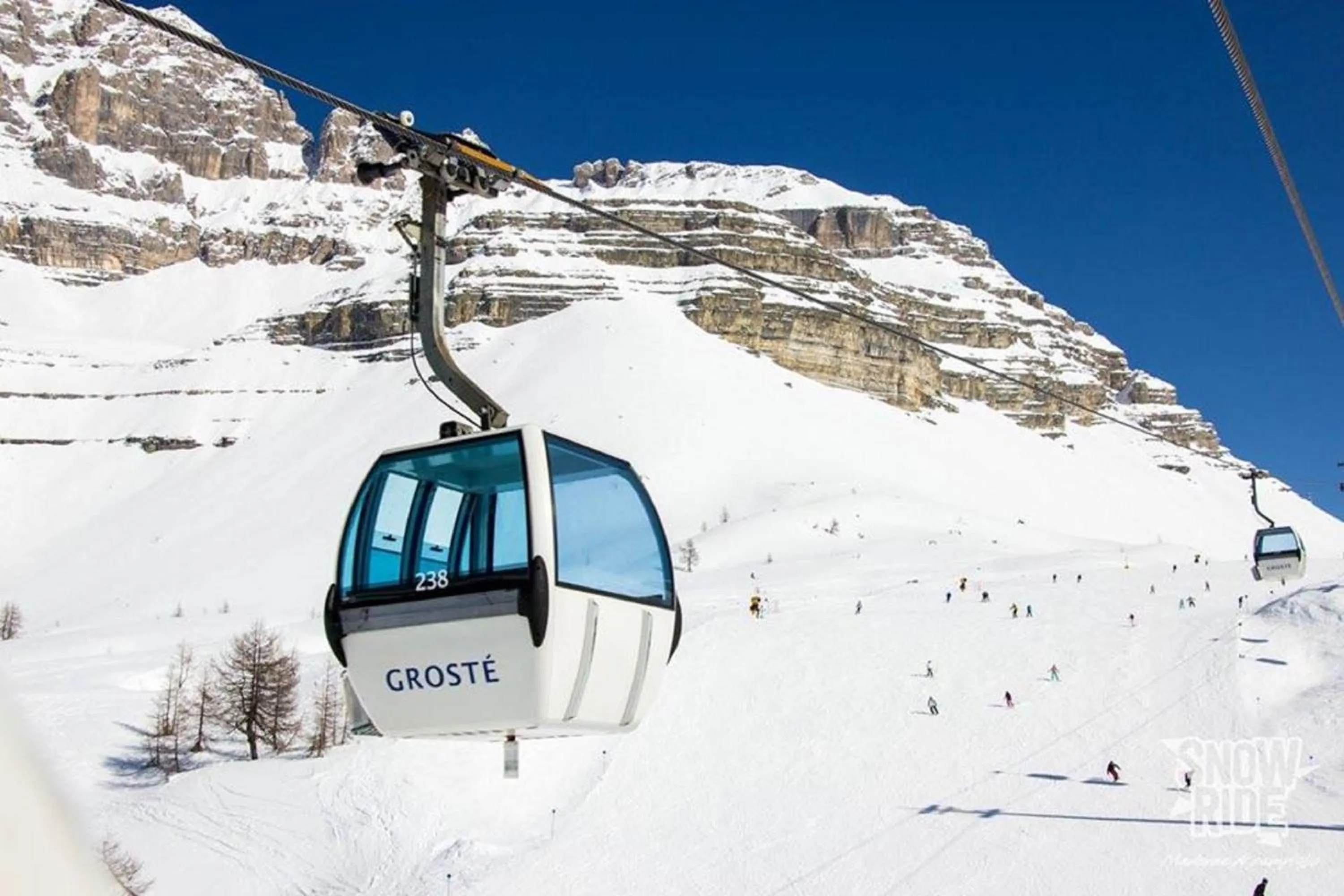 Skiing in Nevesole Folgarida Resort Aparthotel