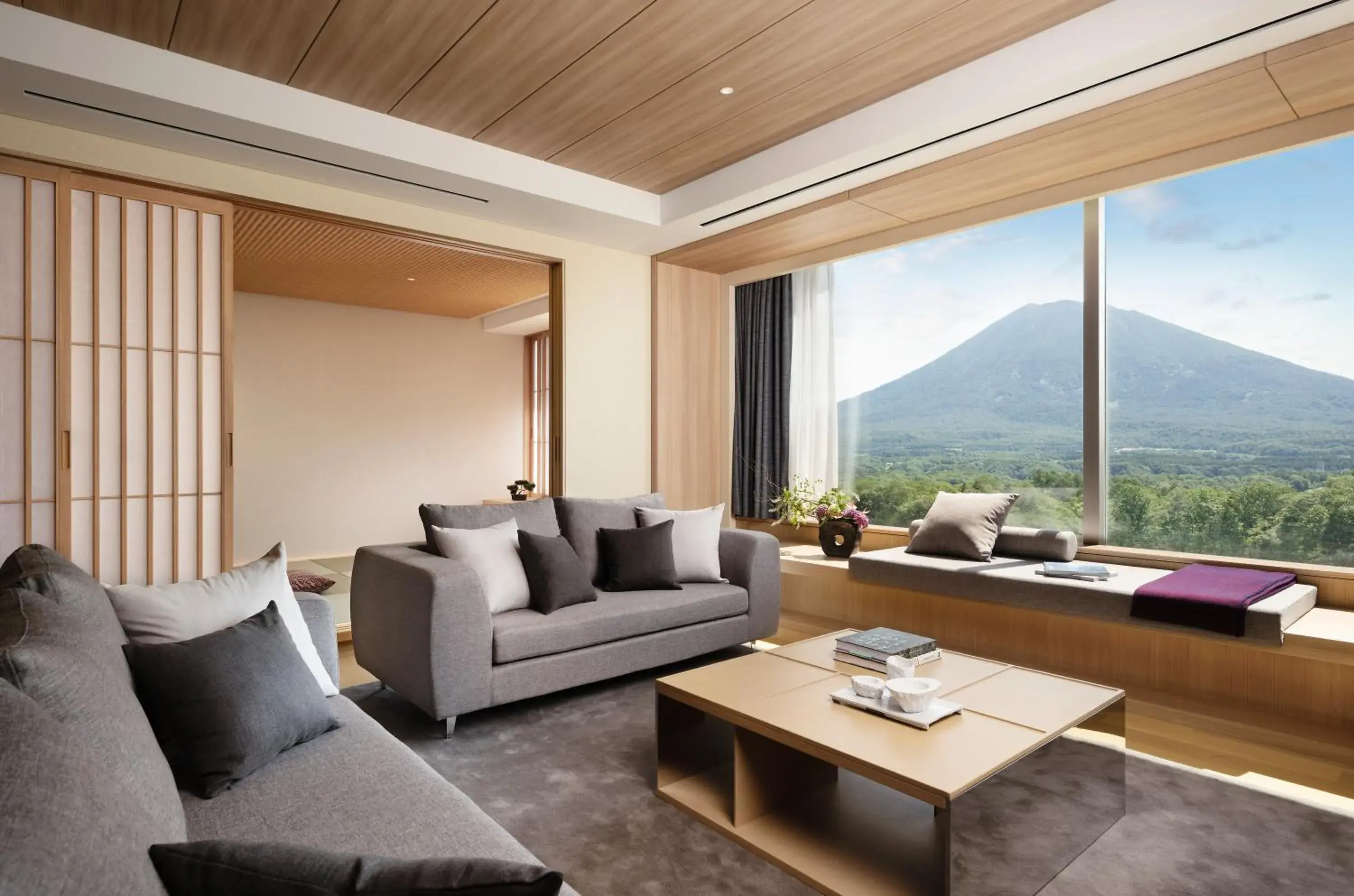 Four-Bedroom Suite with Yotei View with Tatami Area and Open-Air Bath in Setsu Niseko Four-Bedroom Suite with Yotei View with Tatami Area and Open-Air Bath in Setsu Niseko